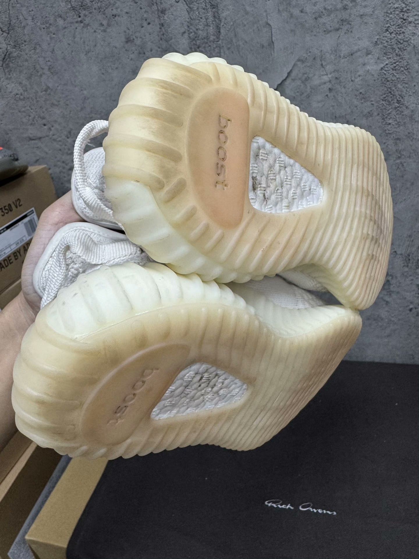 Adidas Adidas YEEZY350 White Lowtop Sneakers 35 Men Size US 5 / EU 37 - 5 Thumbnail
