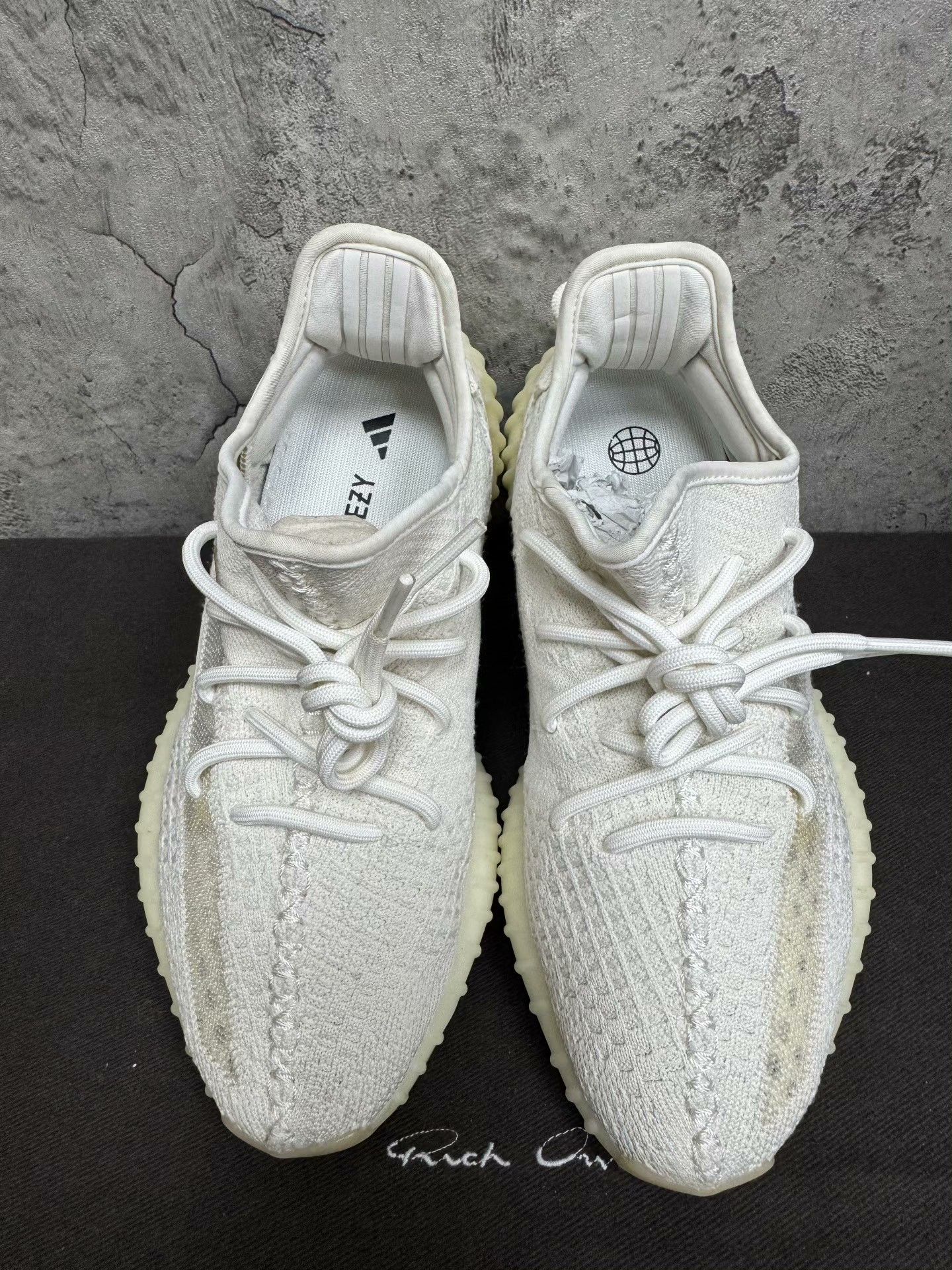 Adidas Adidas YEEZY350 White Lowtop Sneakers 35 Men Size US 5 / EU 37 - 8 Thumbnail