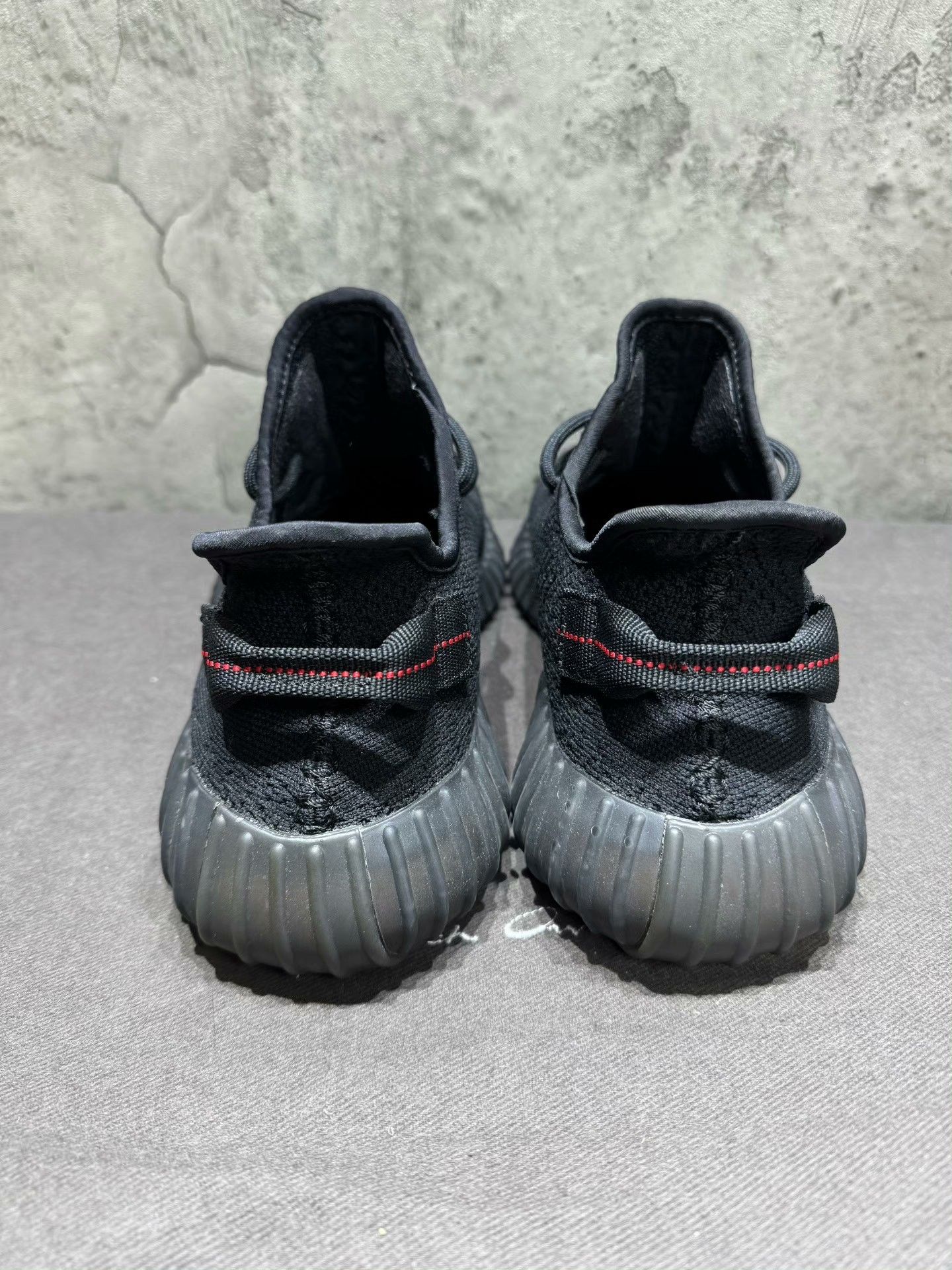 Adidas Adidas YEEZY350 Black Lowtop Sneakers 9 Men Size US 9 / EU 42 - 3 Thumbnail