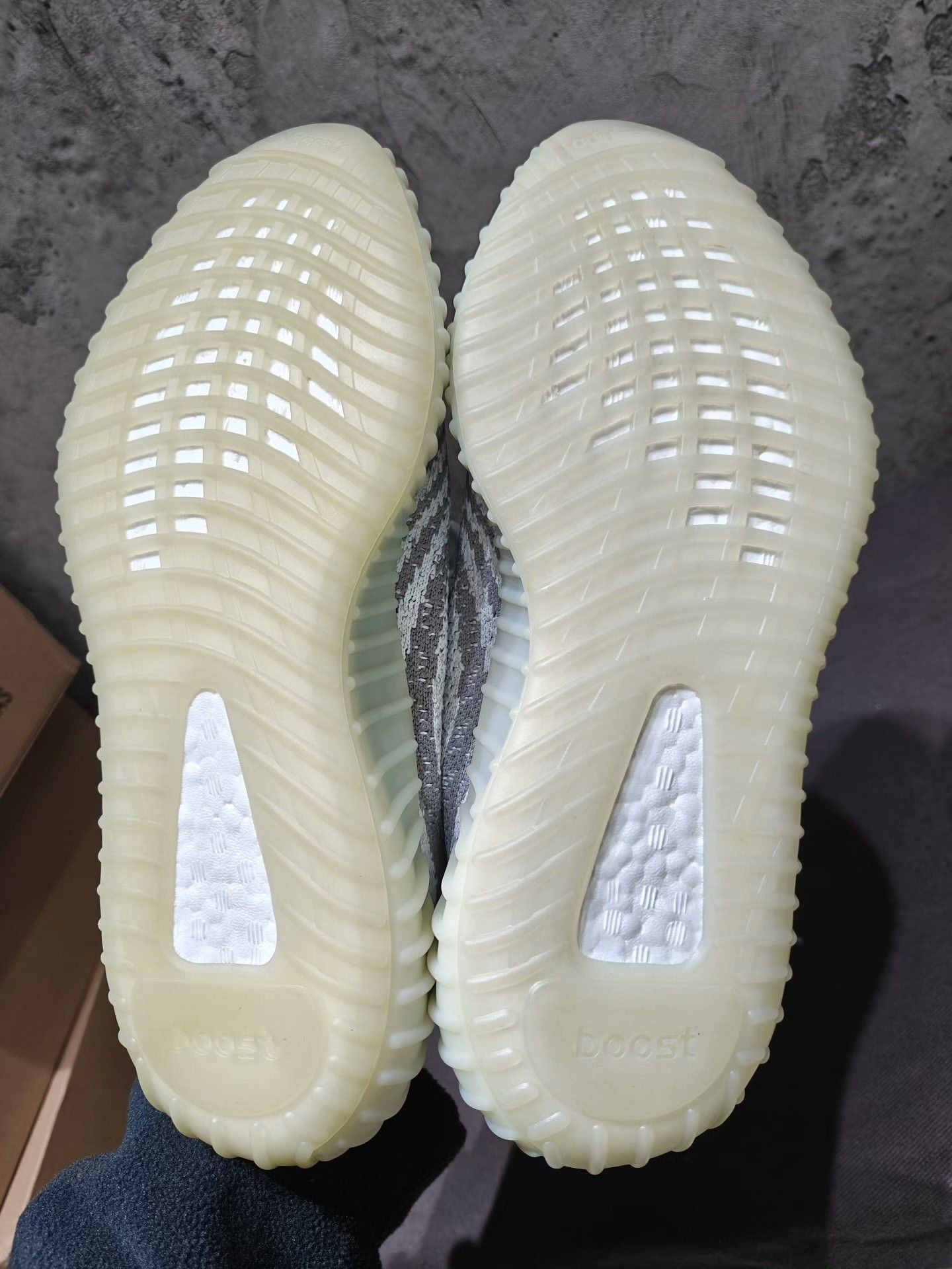 Yeezy Yeezy Blue Lowtop Sneakers 42 Men Size US 9 / EU 42 - 5 Thumbnail
