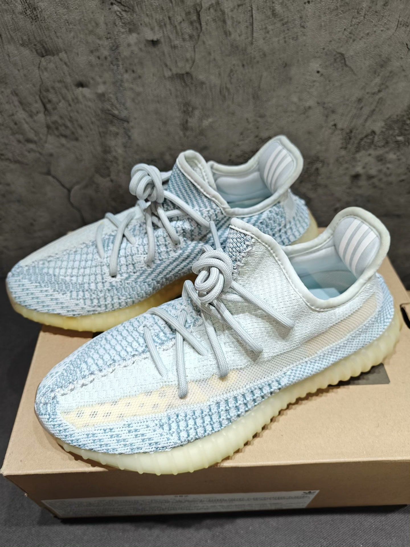 Adidas Adidas YEEZY350 White Lowtop Sneakers 40 Men Size US 7.5 / EU 40-41 - 6 Thumbnail