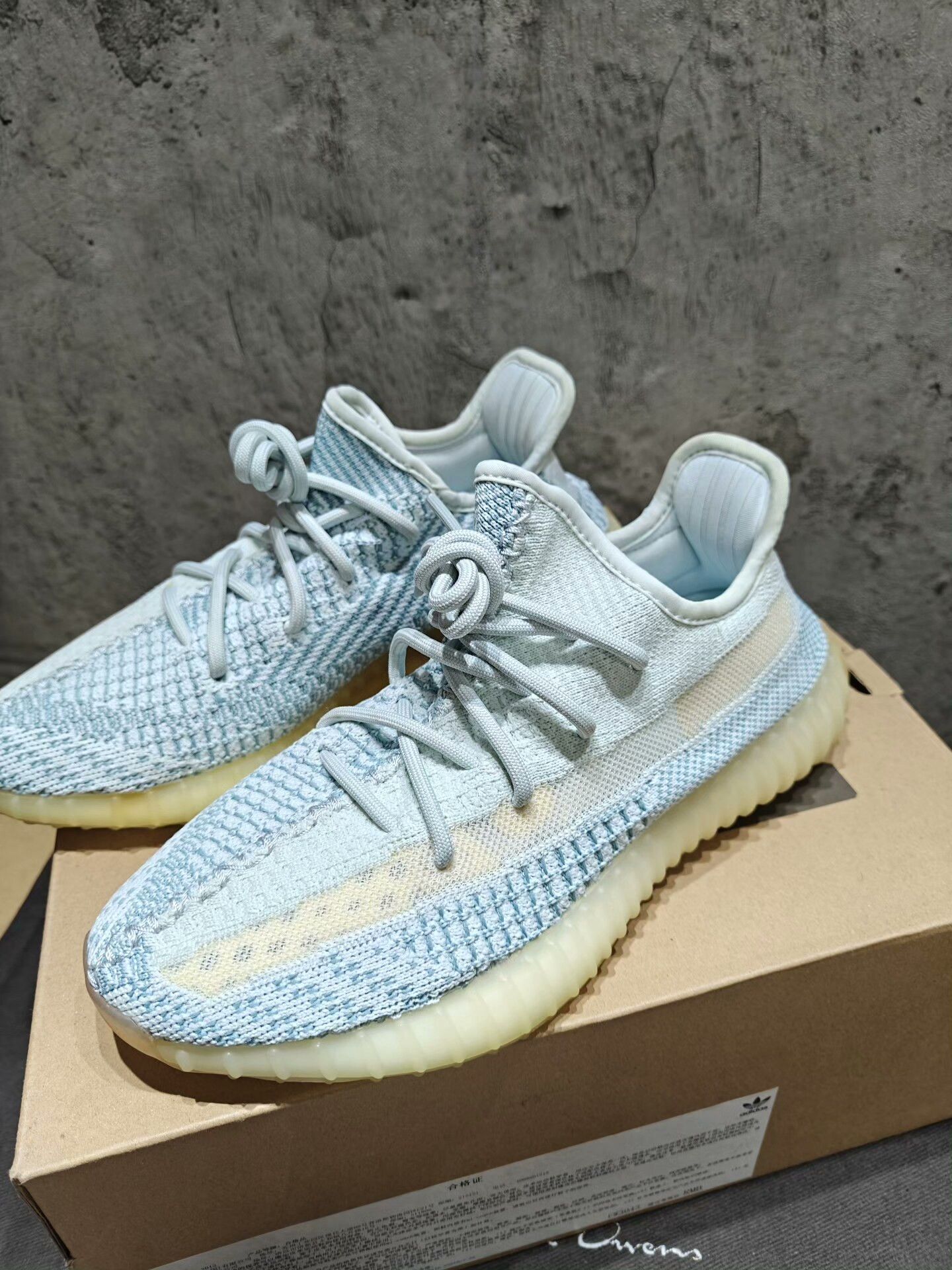 Adidas Adidas YEEZY350 White Lowtop Sneakers 40 Men Size US 7.5 / EU 40-41 - 7 Thumbnail