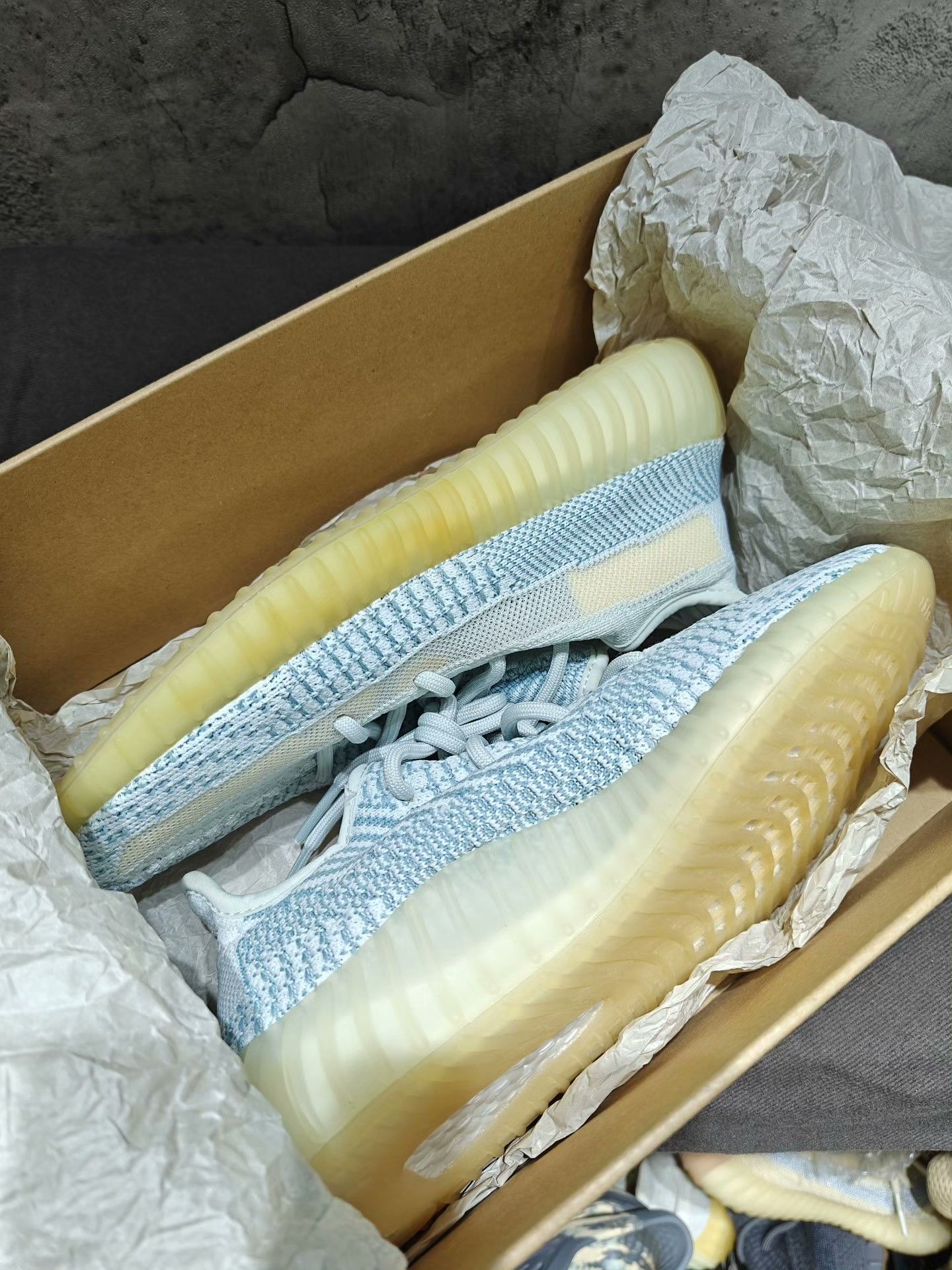 Adidas Adidas YEEZY350 White Lowtop Sneakers 40 Men Size US 7.5 / EU 40-41 - 8 Thumbnail
