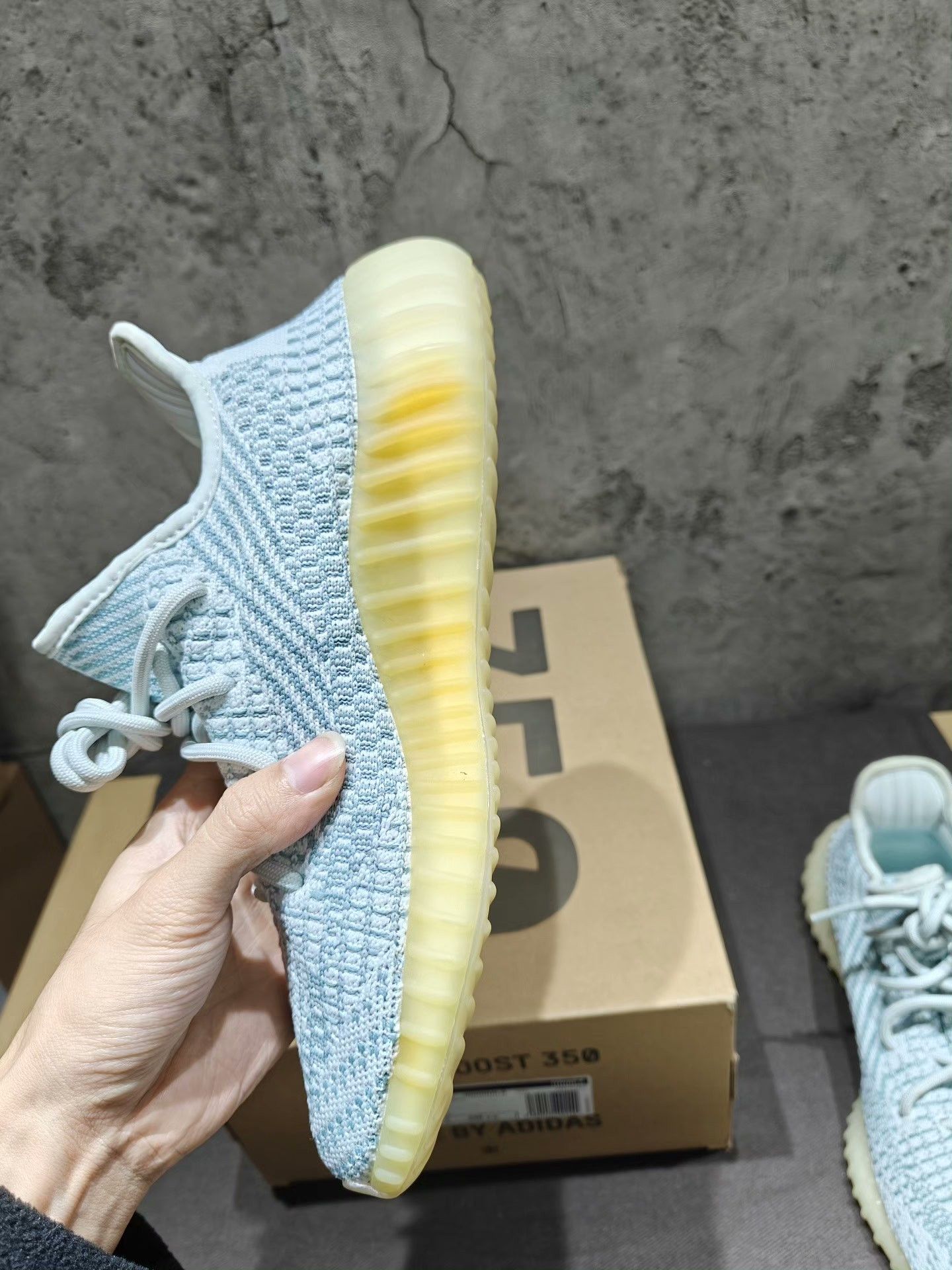Adidas Adidas YEEZY350 White Lowtop Sneakers 40 Men Size US 7.5 / EU 40-41 - 4 Thumbnail