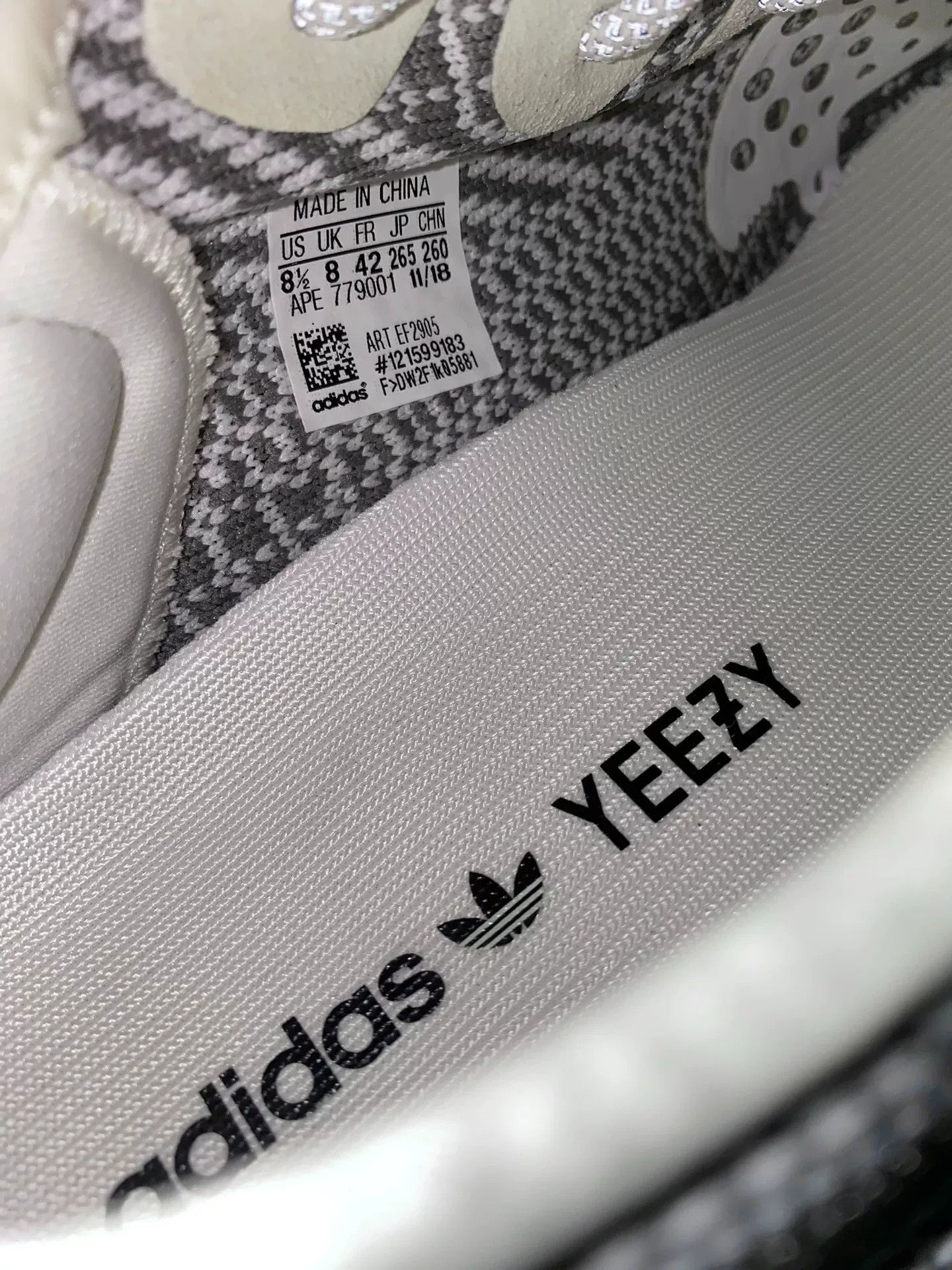 Adidas Adidas YEEZY350 White Lowtop Sneakers 42 Men Size US 9 / EU 42 - 5 Thumbnail