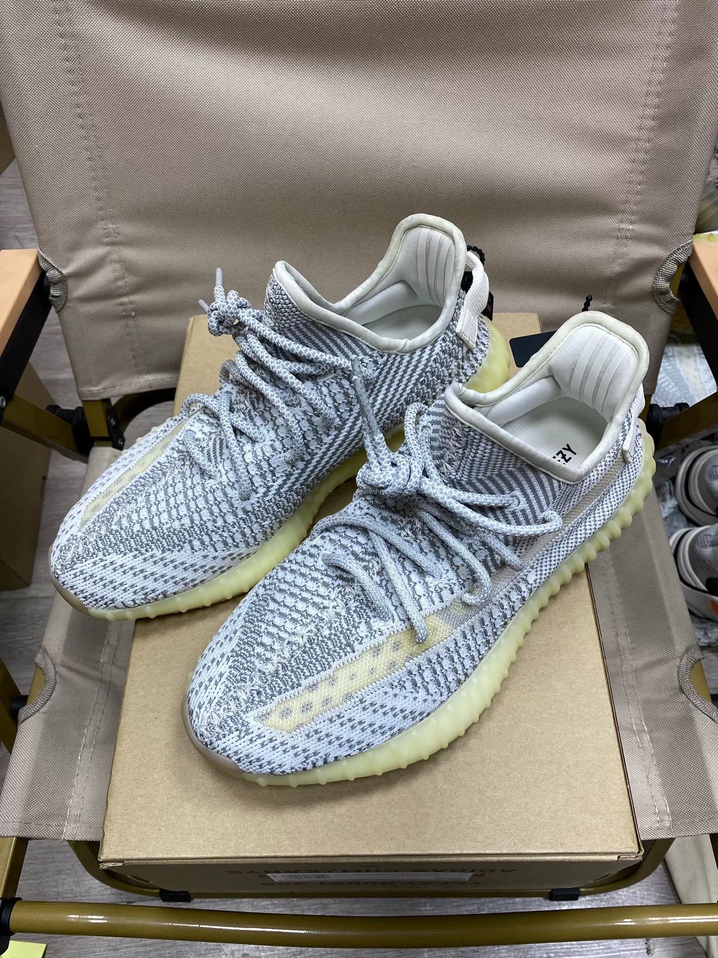 Adidas Adidas YEEZY350 White Lowtop Sneakers 42 Men Size US 9 / EU 42 - 9 Thumbnail