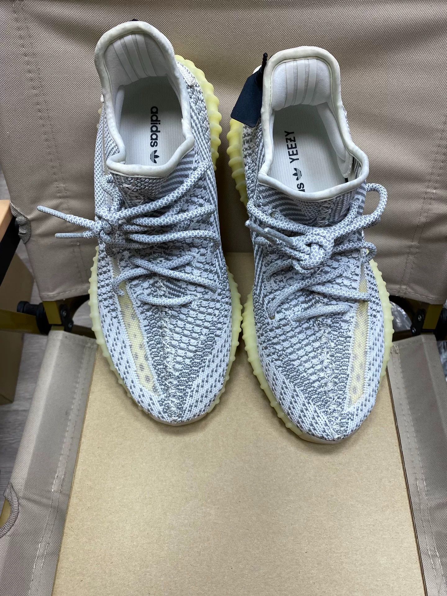 Adidas Adidas YEEZY350 White Lowtop Sneakers 42 Men Size US 9 / EU 42 - 7 Thumbnail
