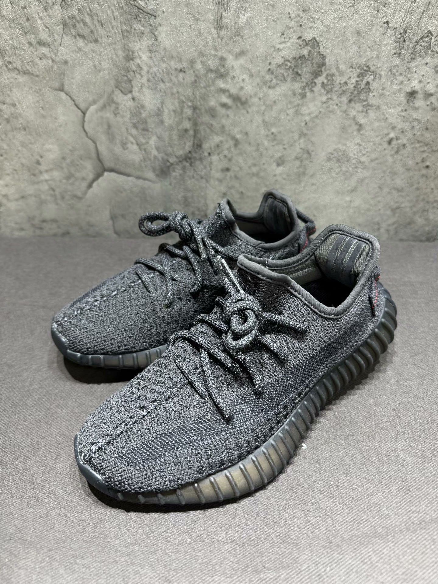 Yeezy Yeezy Black Lowtop Sneakers 36 Men Size US 5 / EU 37 - 2 Thumbnail