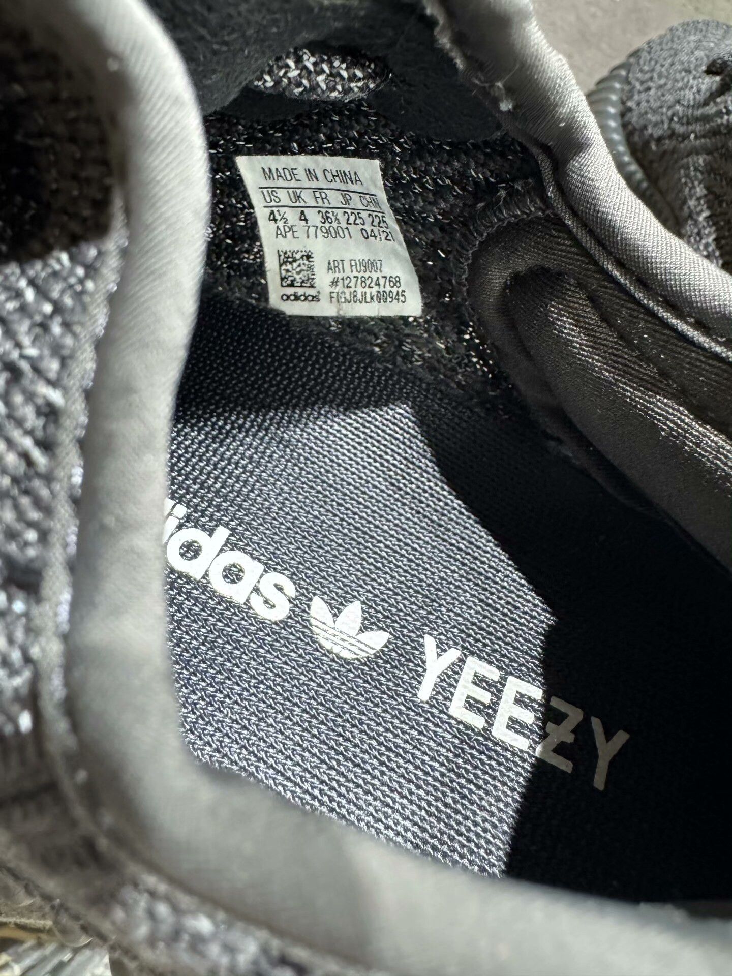 Yeezy Yeezy Black Lowtop Sneakers 36 Men Size US 5 / EU 37 - 5 Thumbnail