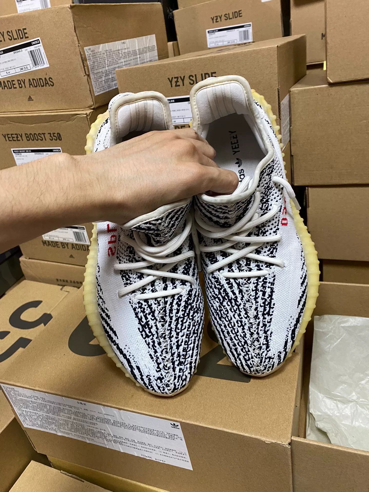 Adidas Adidas YEEZY350 White Lowtop Sneakers 9 Men Size US 9 / EU 42 - 4 Thumbnail