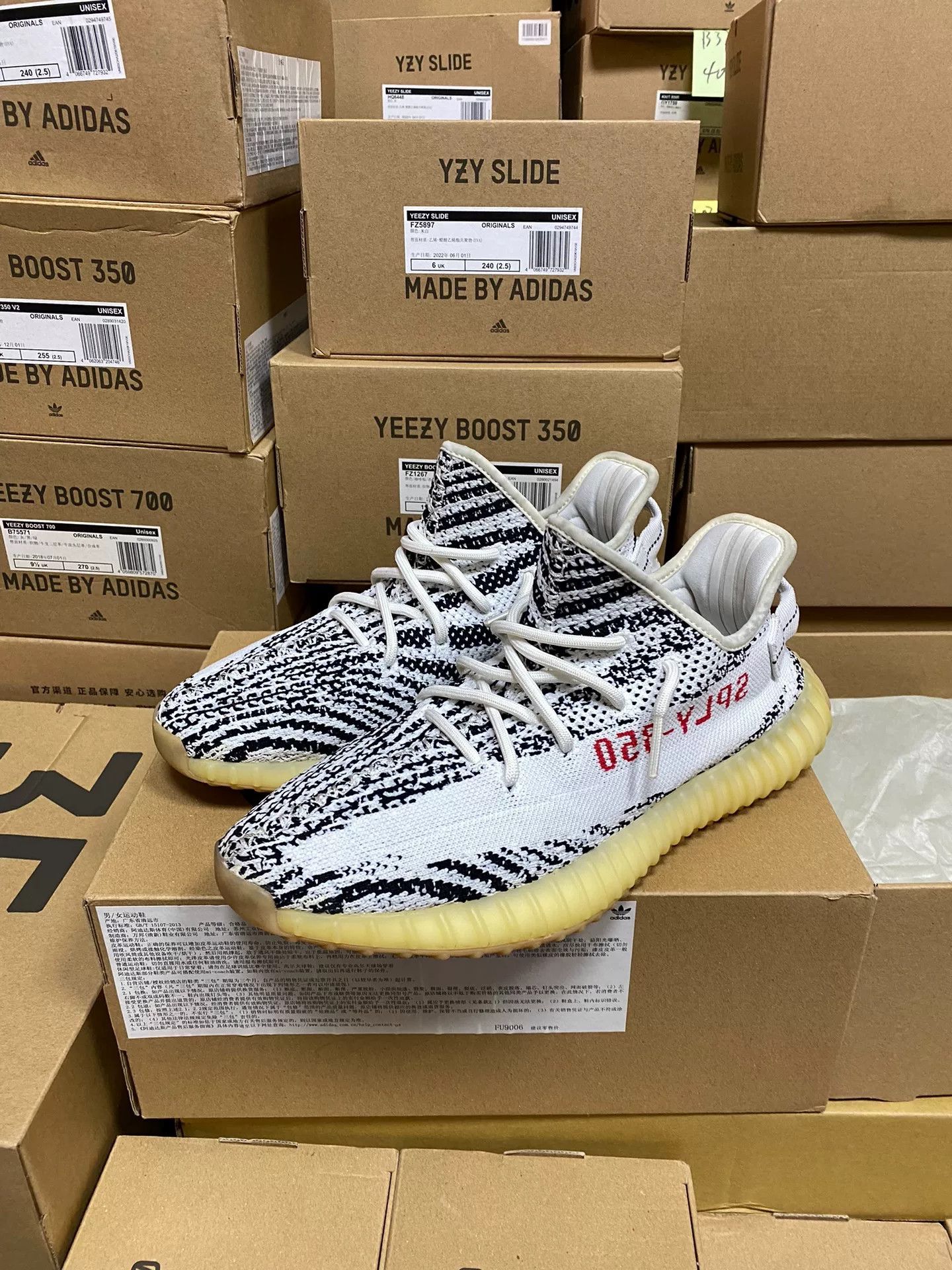 Adidas Adidas YEEZY350 White Lowtop Sneakers 9 Men Size US 9 / EU 42 - 6 Thumbnail