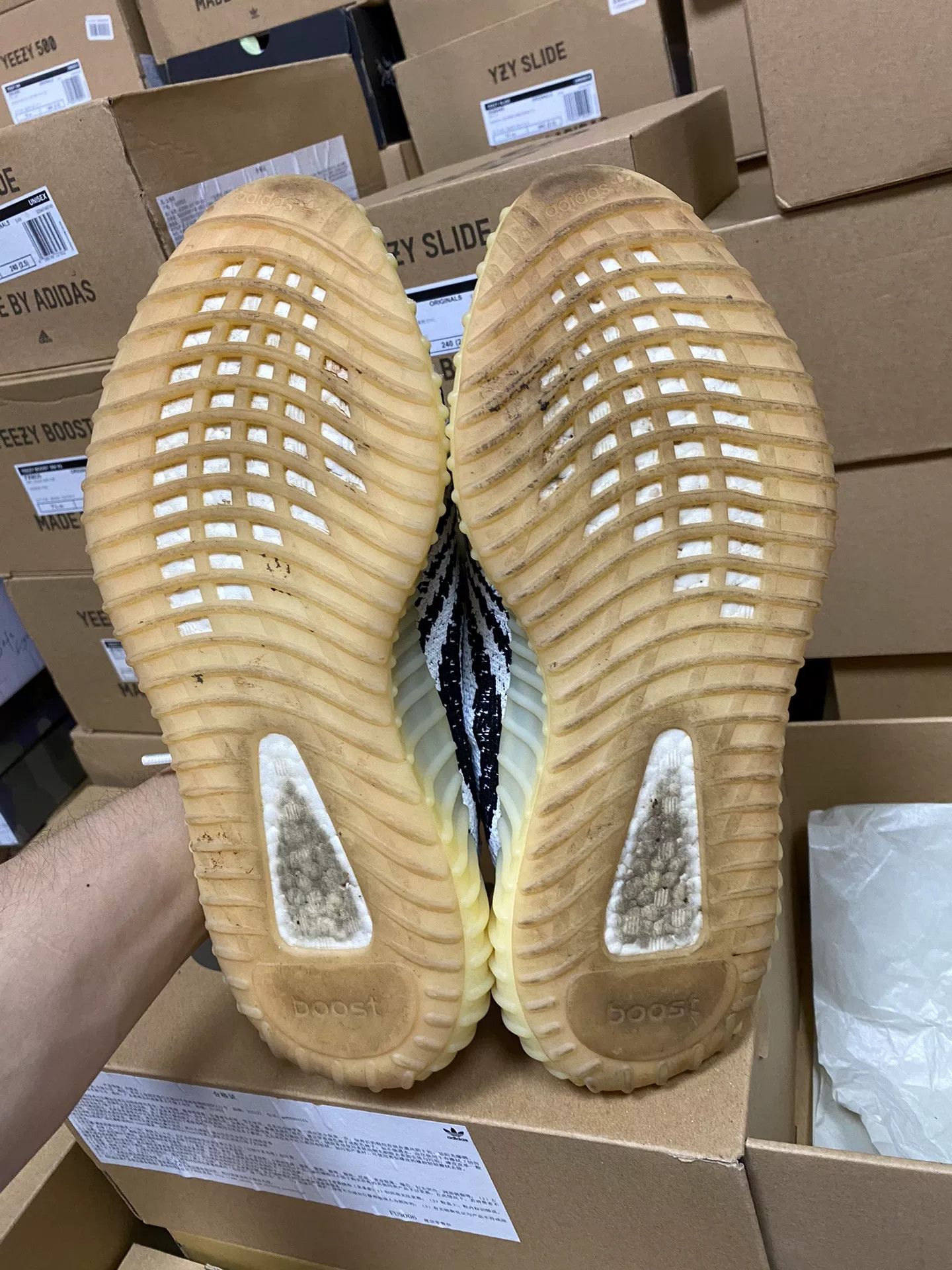 Adidas Adidas YEEZY350 White Lowtop Sneakers 9 Men Size US 9 / EU 42 - 3 Thumbnail