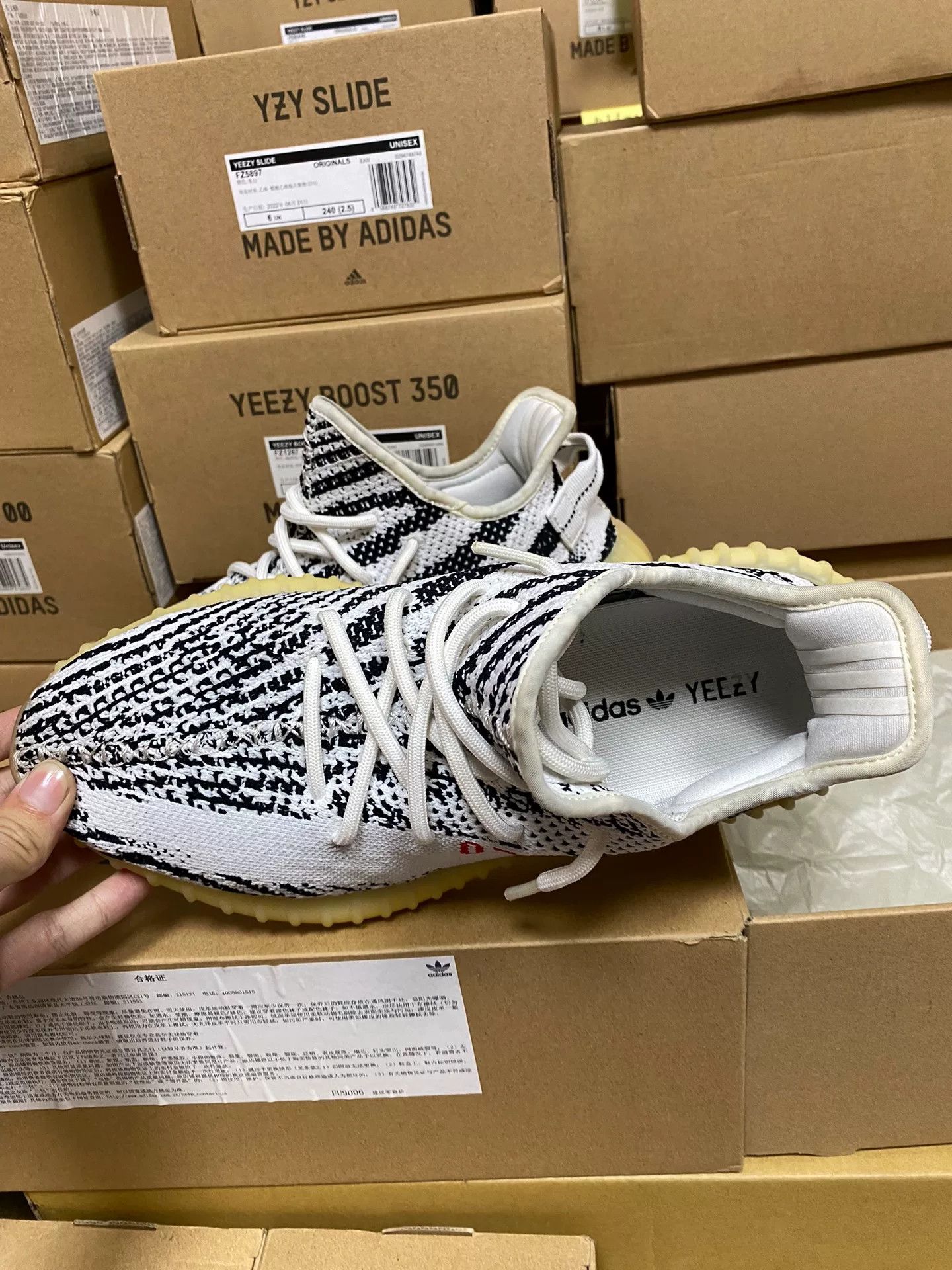 Adidas Adidas YEEZY350 White Lowtop Sneakers 9 Men Size US 9 / EU 42 - 5 Thumbnail