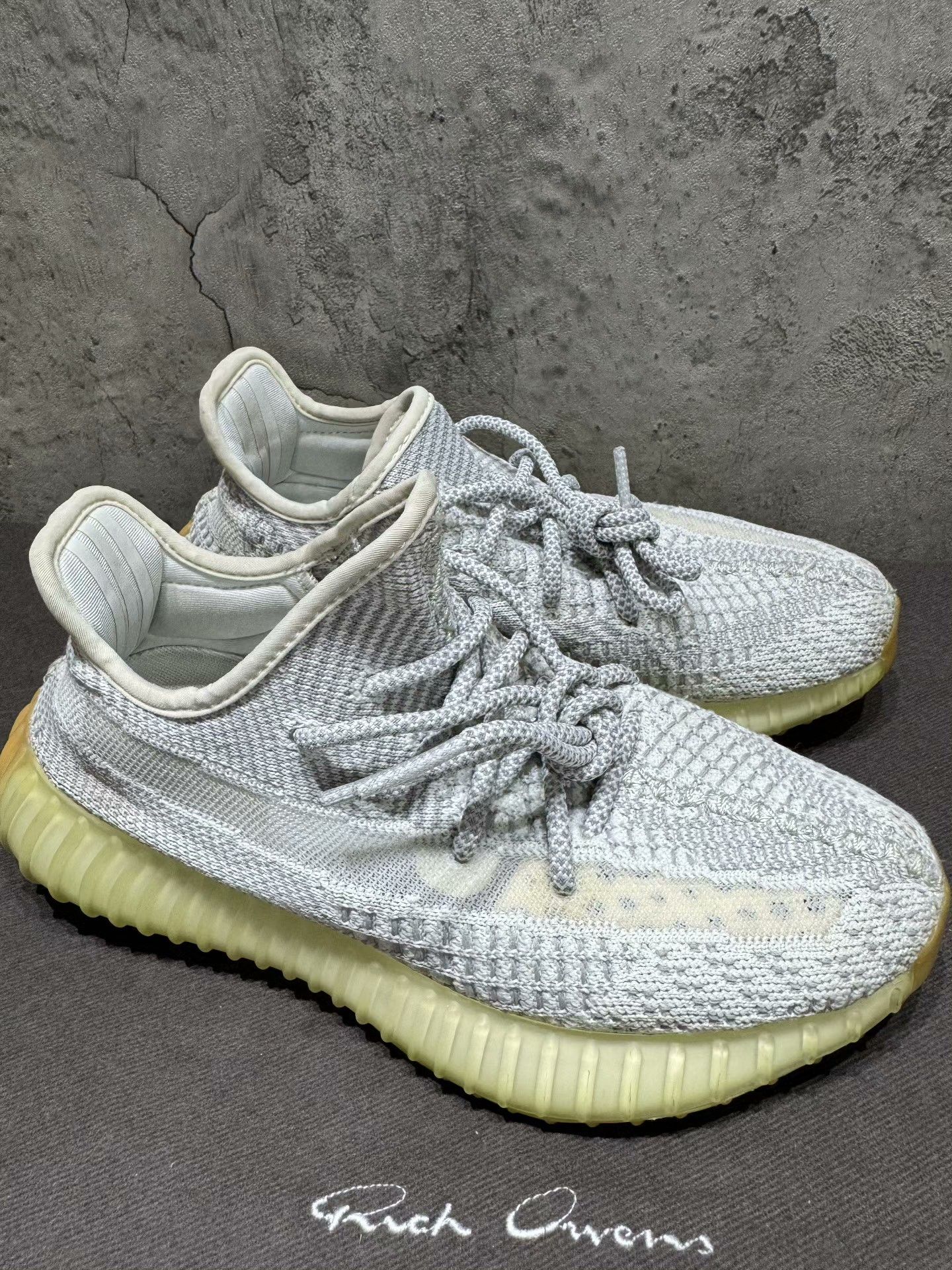Adidas Adidas YEEZY350 Gray Lowtop Sneakers 38 Men Size US 6 / EU 39 - 3 Thumbnail