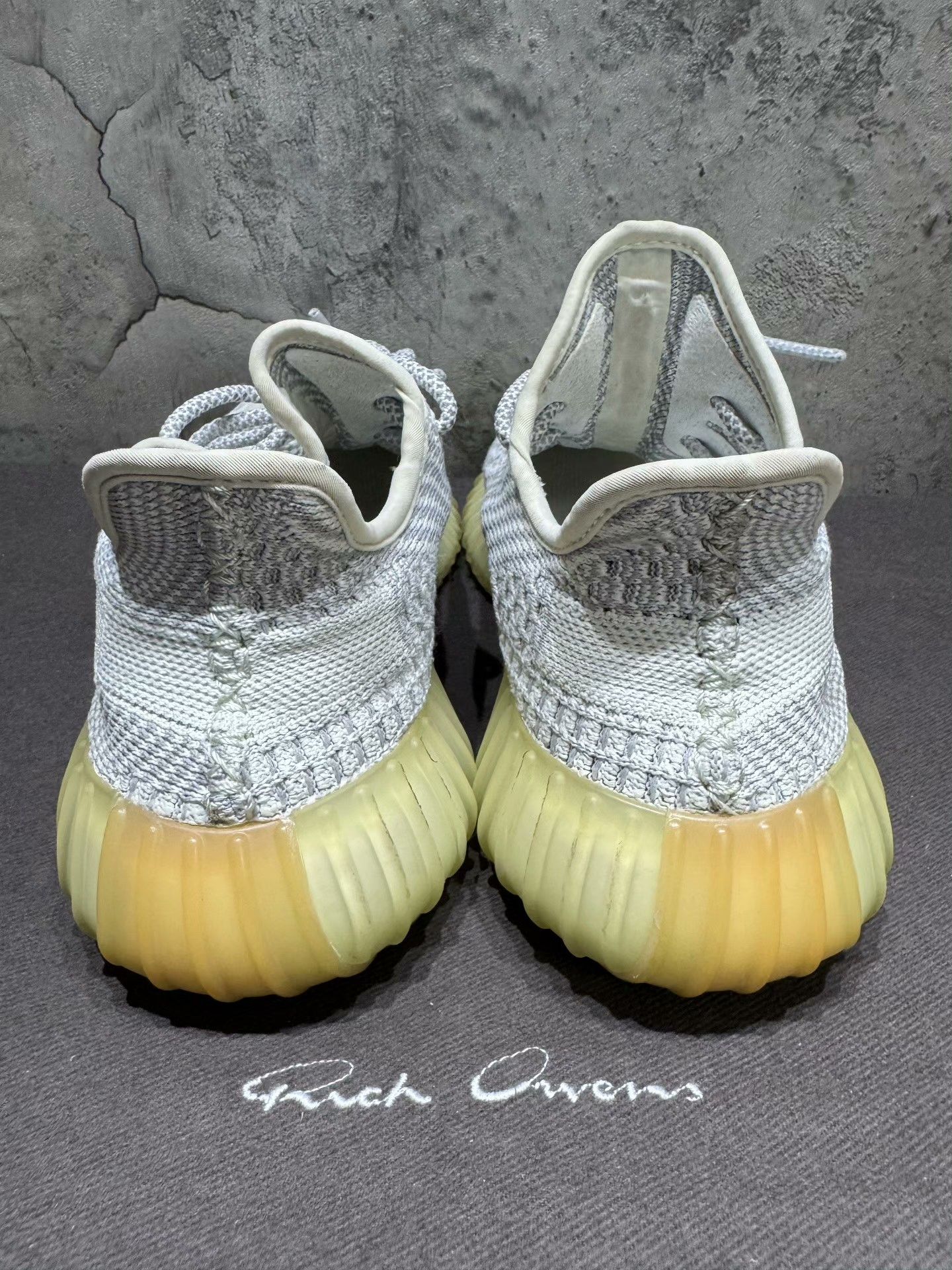 Adidas Adidas YEEZY350 Gray Lowtop Sneakers 38 Men Size US 6 / EU 39 - 4 Thumbnail