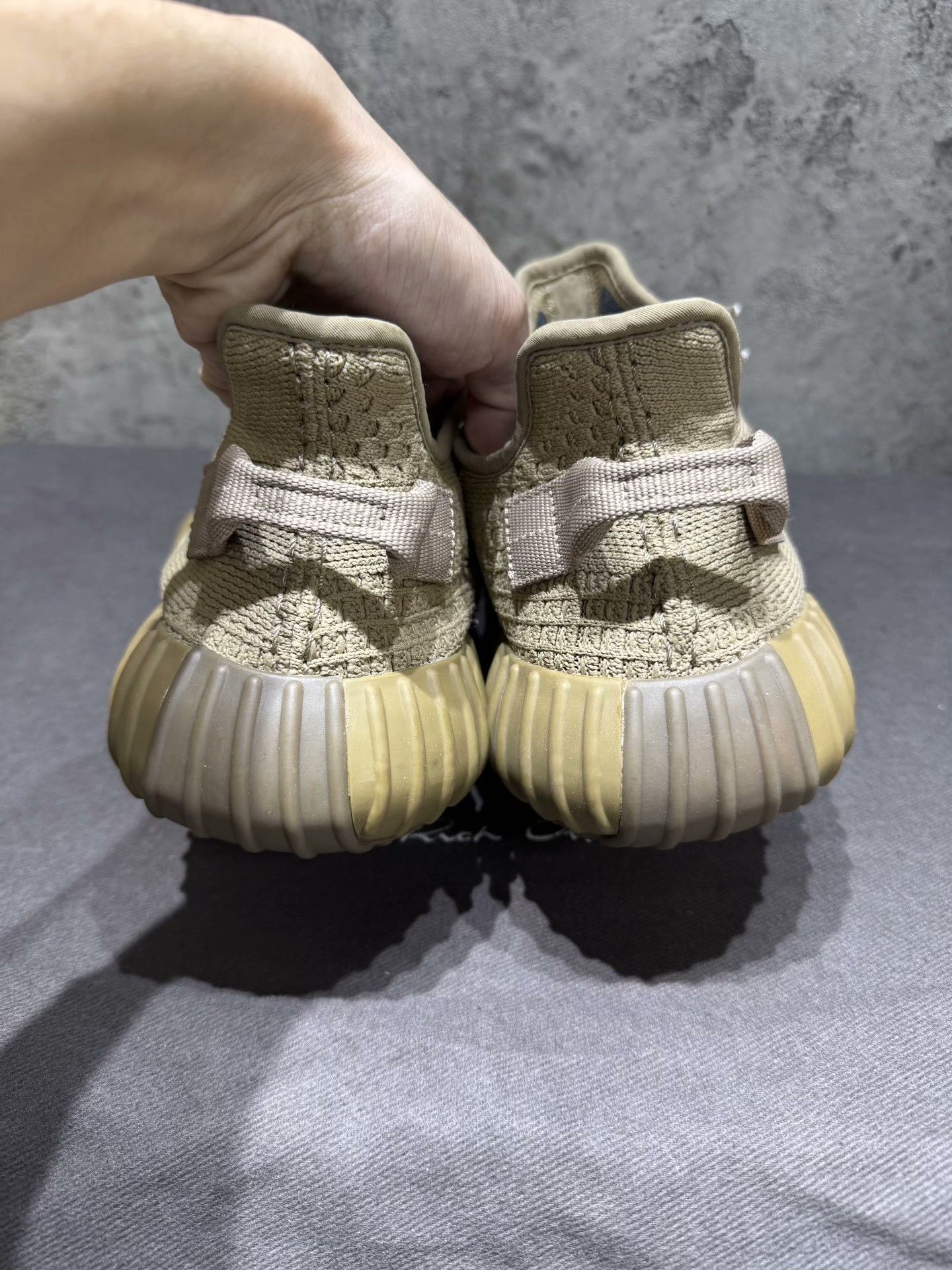 Yeezy Yeezy Brown Lowtop Sneakers 42 Men Size US 9 / EU 42 - 8 Thumbnail