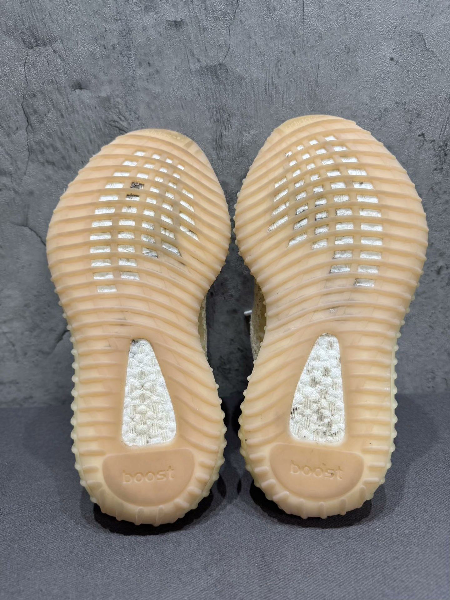 Adidas Adidas YEEZY350 Beige Lowtop Sneakers 37 Men Size US 5 / EU 37 - 7 Thumbnail
