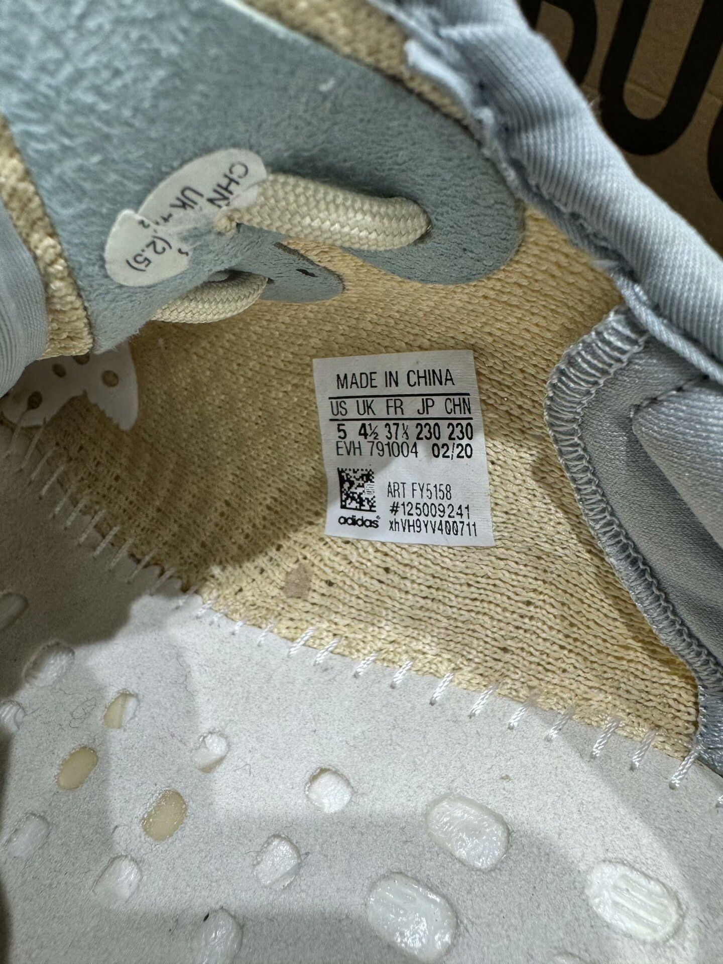 Adidas Adidas YEEZY350 Beige Lowtop Sneakers 37 Men Size US 5 / EU 37 - 8 Thumbnail