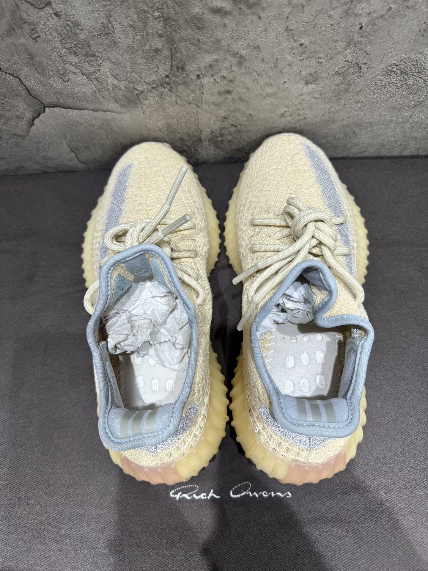 Adidas Adidas YEEZY350 Beige Lowtop Sneakers 37 Men Size US 5 / EU 37 - 5 Thumbnail