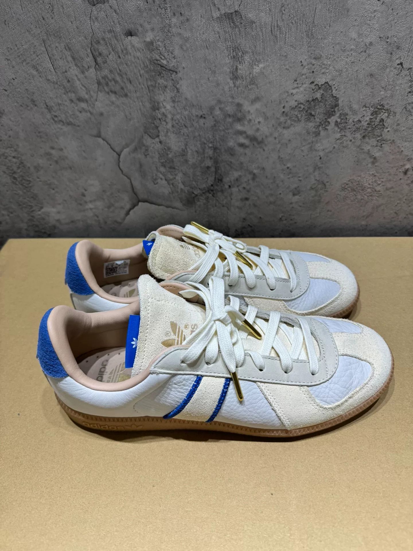Adidas Adidas Blue Lowtop Sneakers 42 Men Size US 9 / EU 42 - 4 Thumbnail