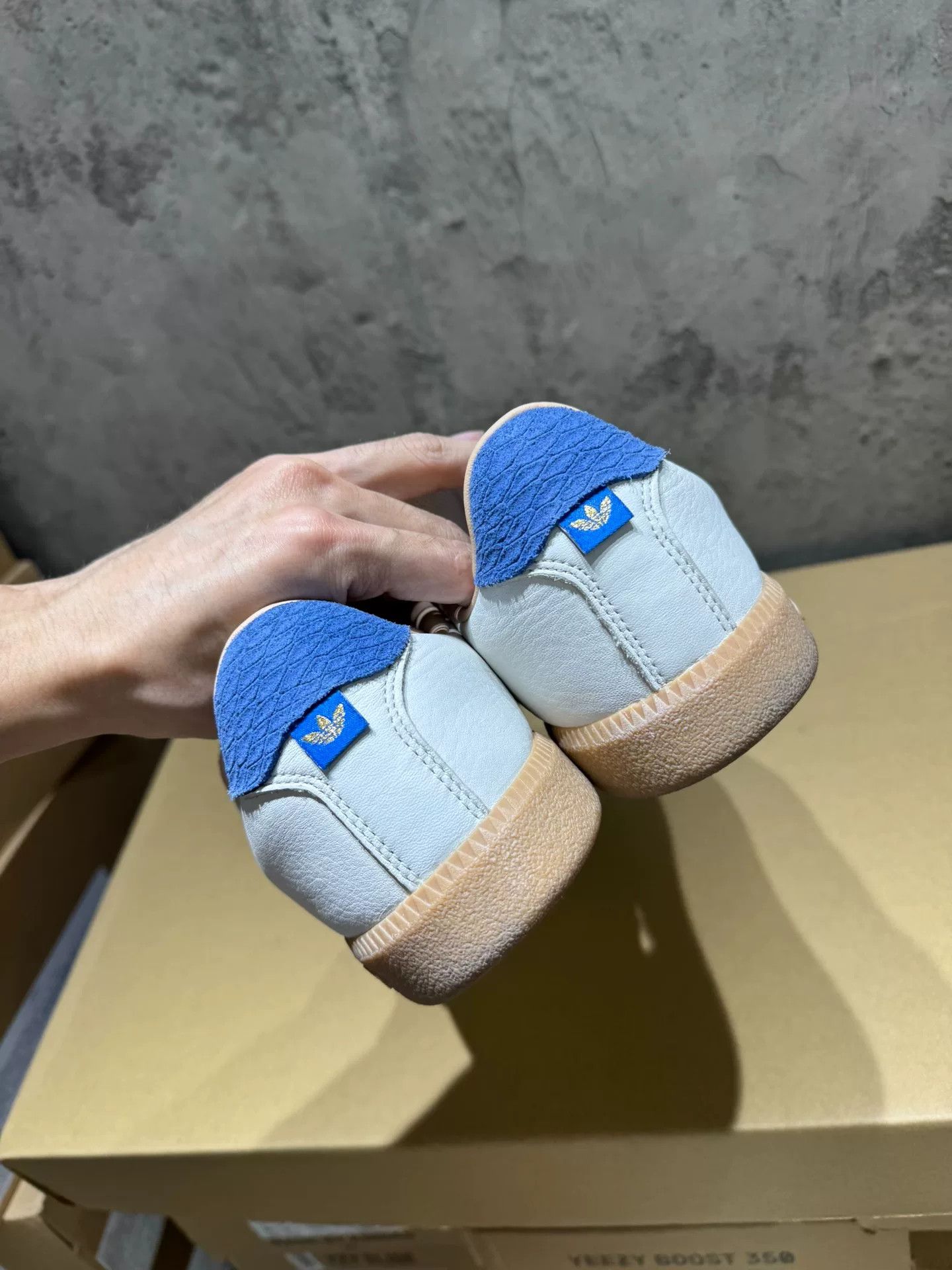 Adidas Adidas Blue Lowtop Sneakers 42 Men Size US 9 / EU 42 - 3 Thumbnail