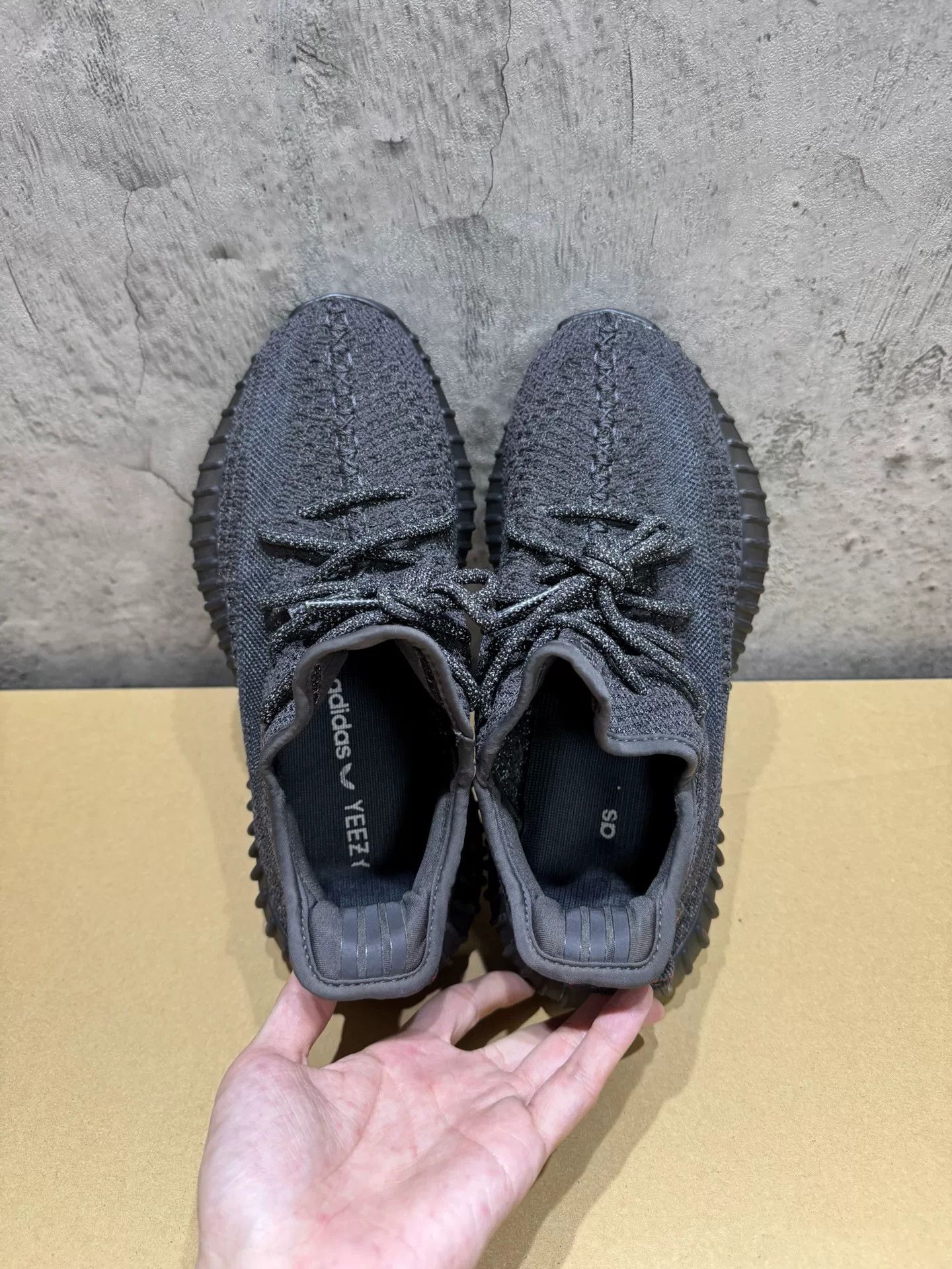 Yeezy Yeezy Black Lowtop Sneakers 40 Men Size US 7.5 / EU 40-41 - 3 Thumbnail