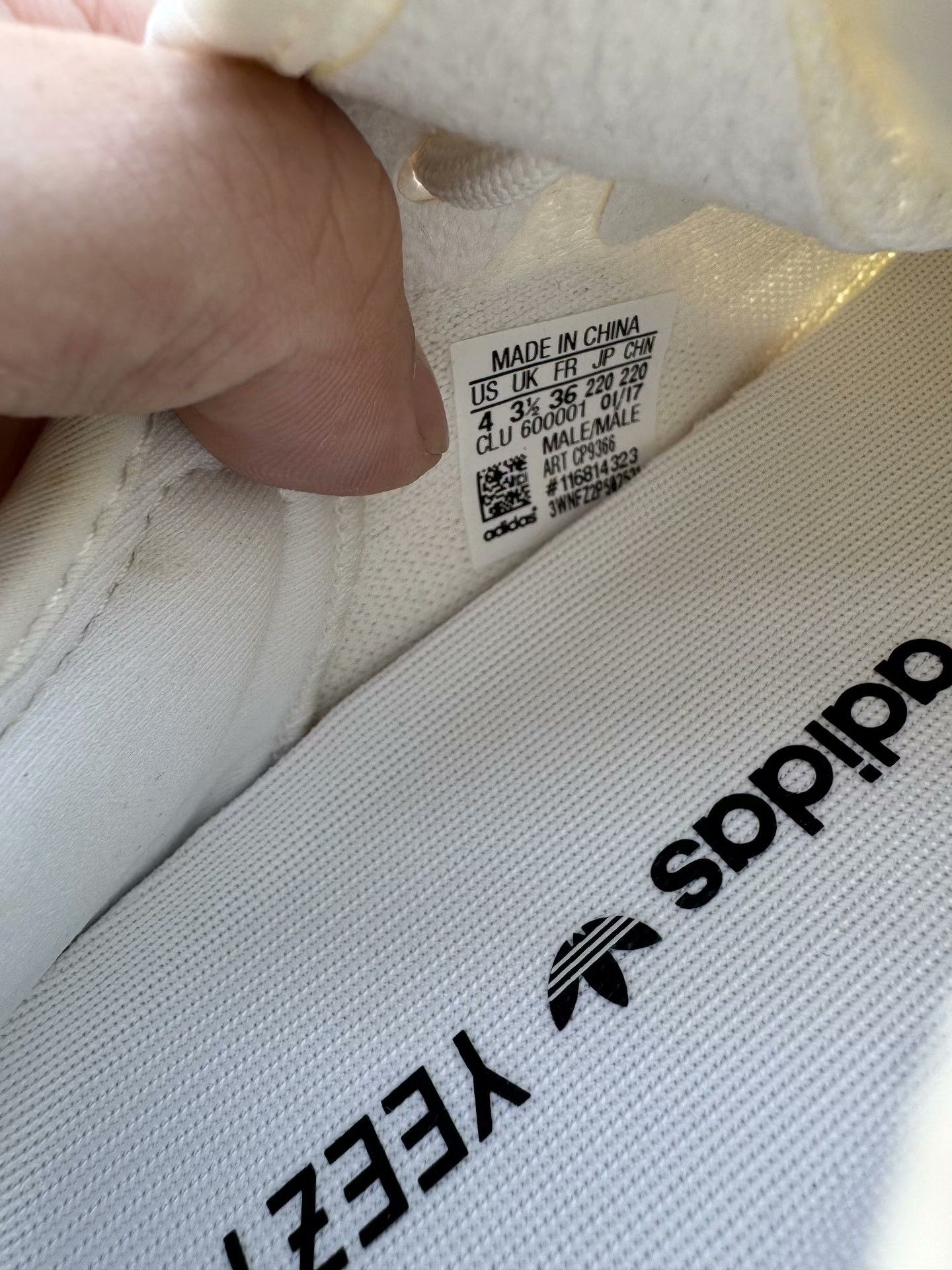 Adidas Adidas YEEZY350 White Lowtop Sneakers 36 Men Size US 5 / EU 37 - 8 Thumbnail