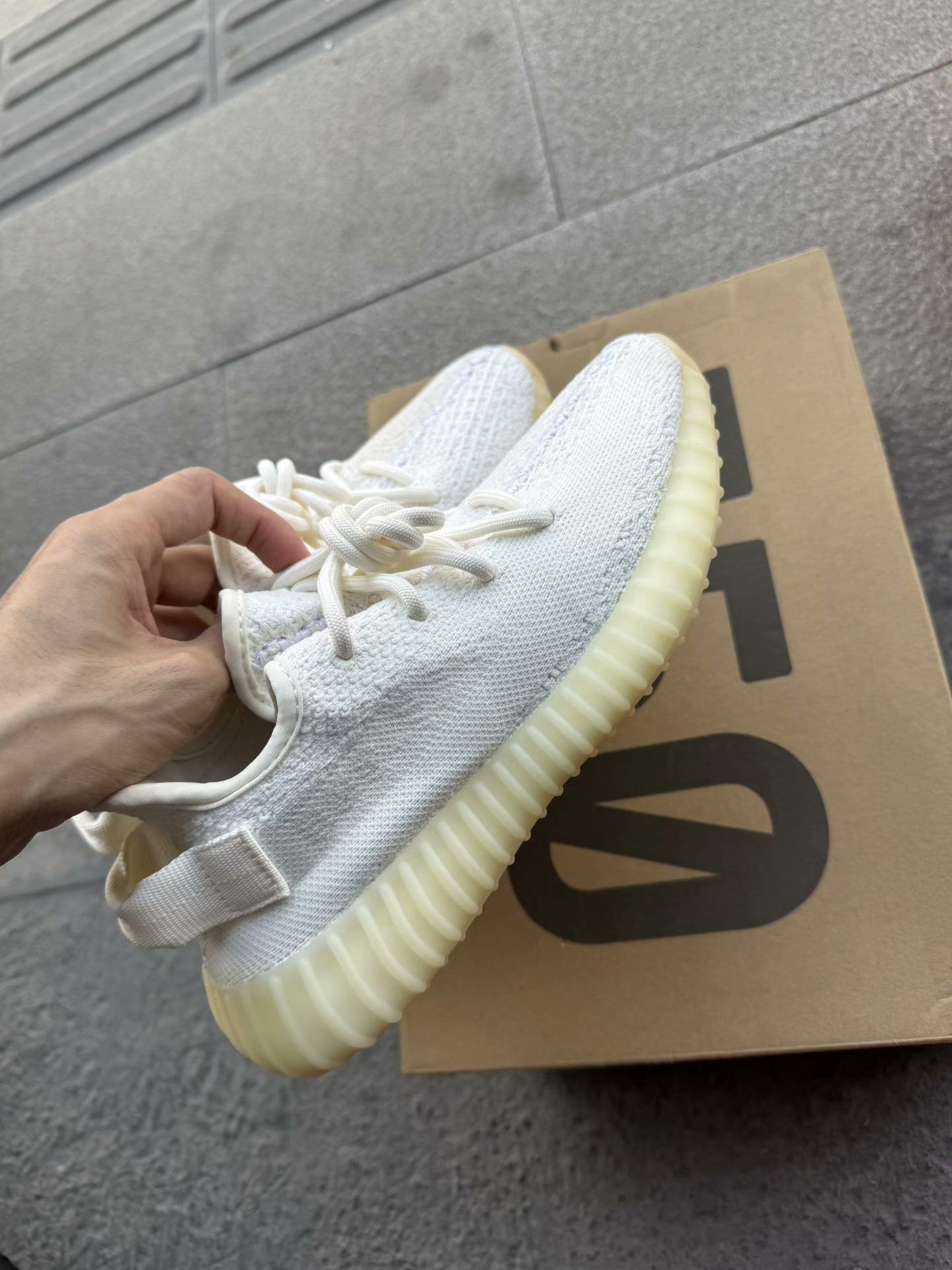 Adidas Adidas YEEZY350 White Lowtop Sneakers 36 Men Size US 5 / EU 37 - 9 Thumbnail