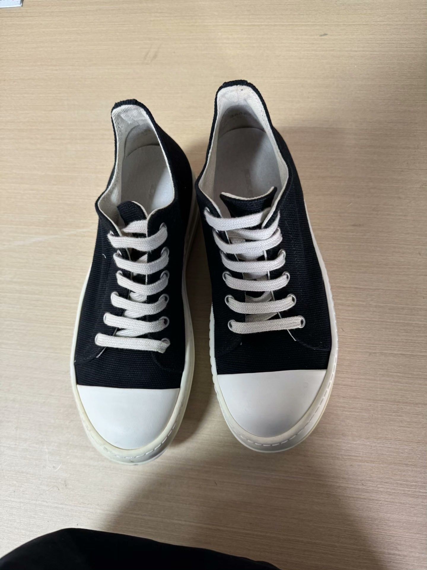 Rick Owens Rick Owens Black Lowtop Sneakers 36.5 Women Size US 6 / IT 36 - 8 Thumbnail