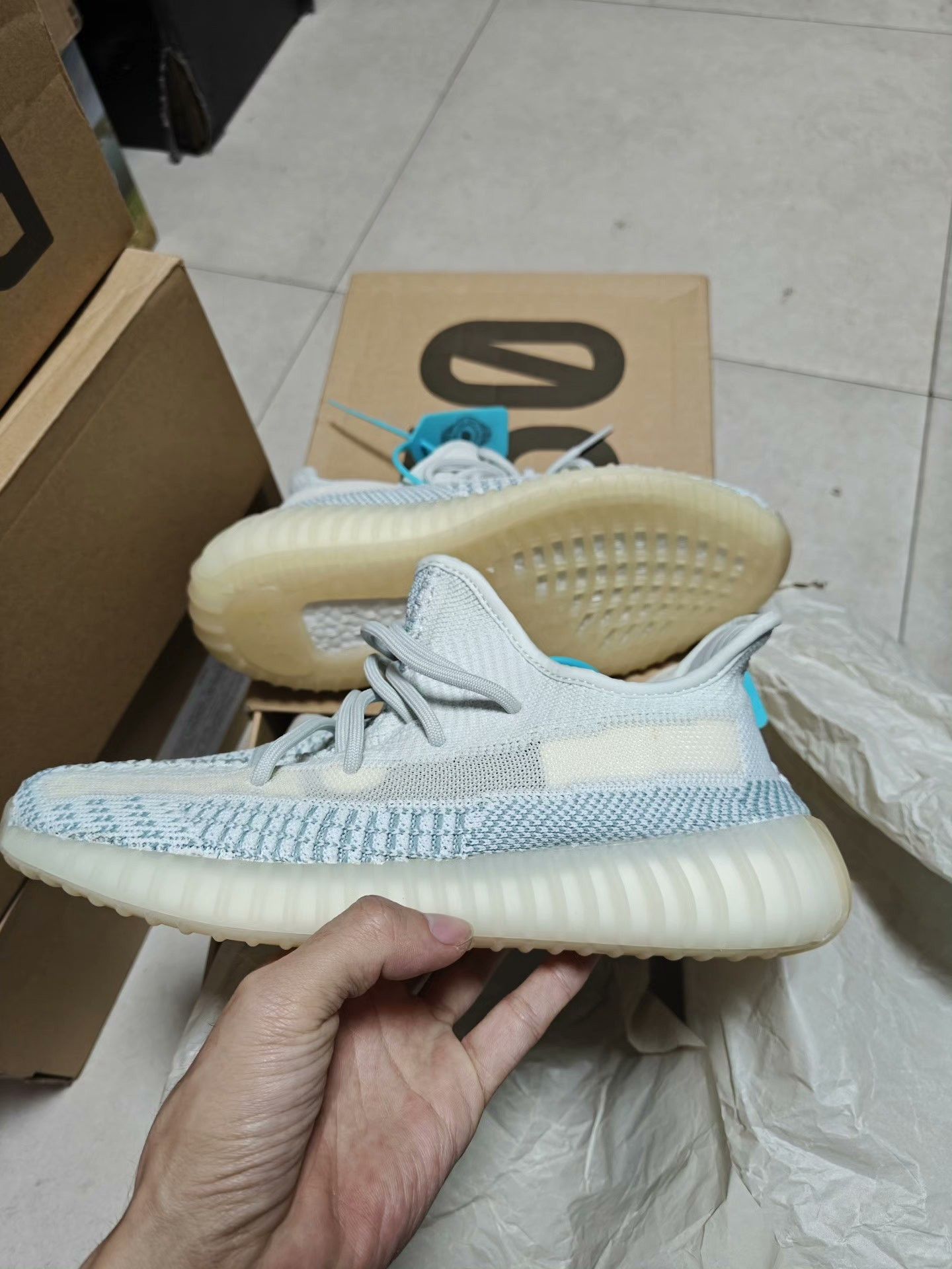 Adidas Adidas YEEZY350 White Lowtop Sneakers 39 Men Size US 6.5 / EU 39-40 - 2 Thumbnail