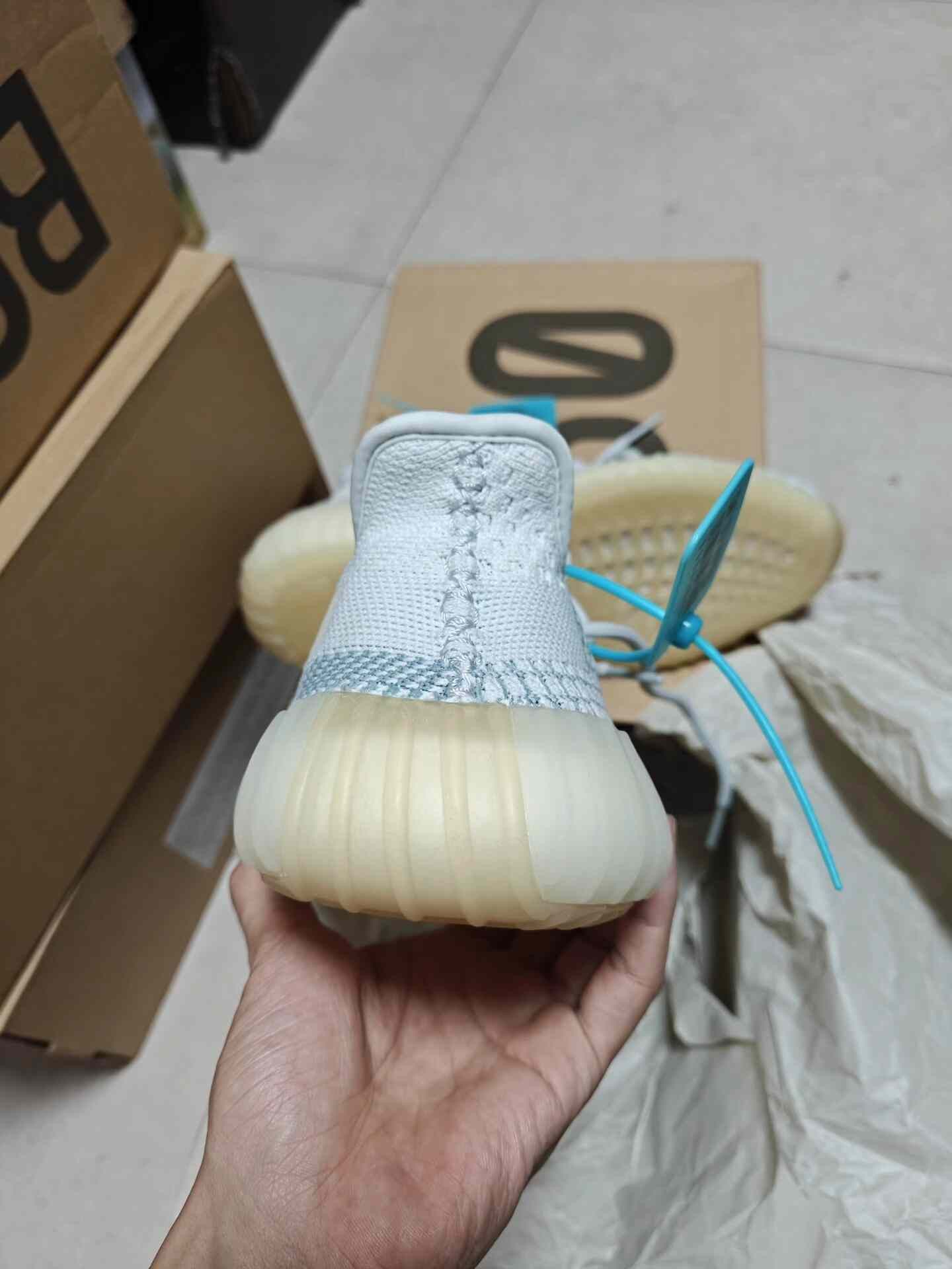 Adidas Adidas YEEZY350 White Lowtop Sneakers 39 Men Size US 6.5 / EU 39-40 - 4 Thumbnail