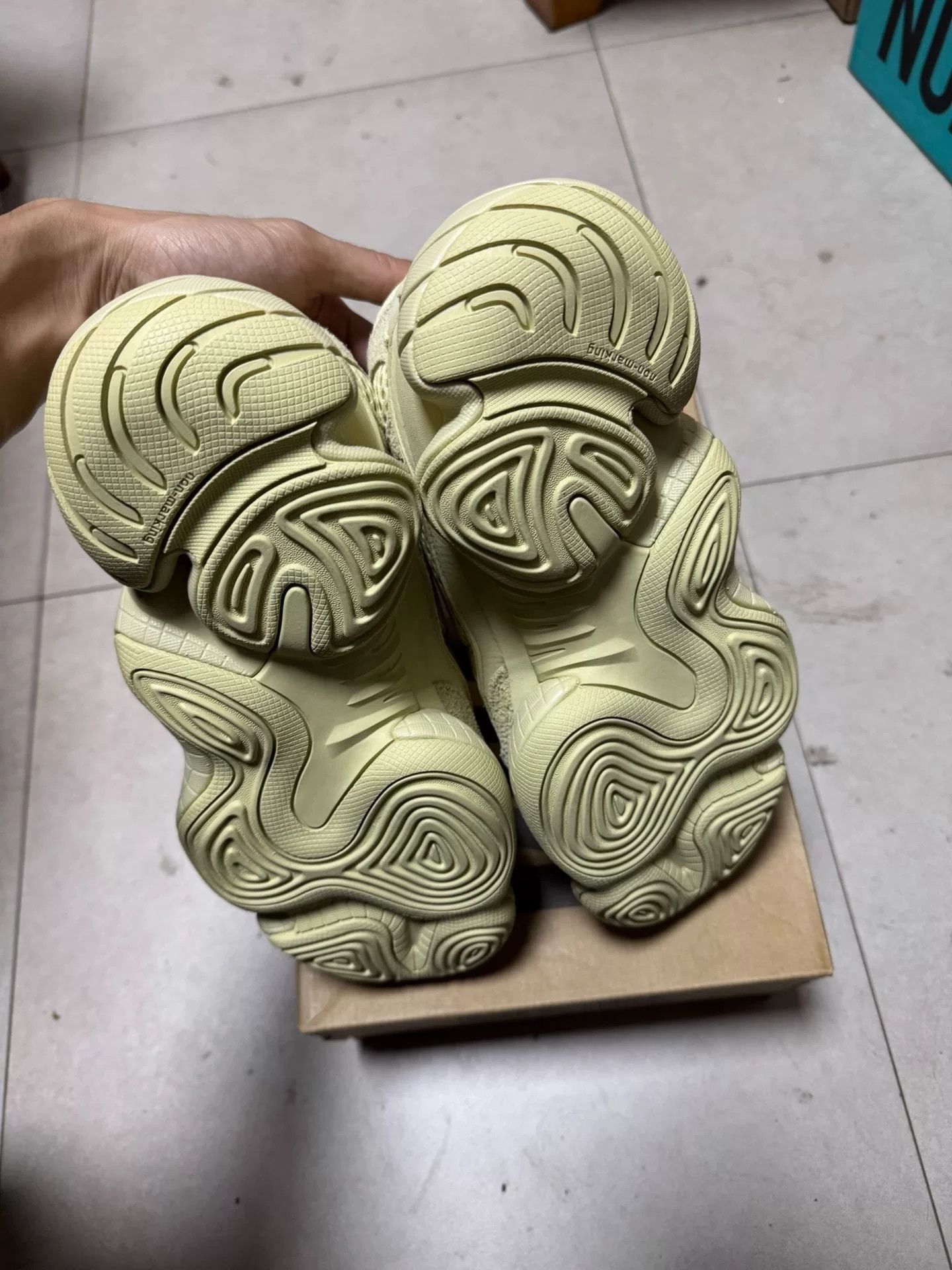 Yeezy Yeezy Yellow Lowtop Sneakers 42 Men Size US 9 / EU 42 - 5 Thumbnail
