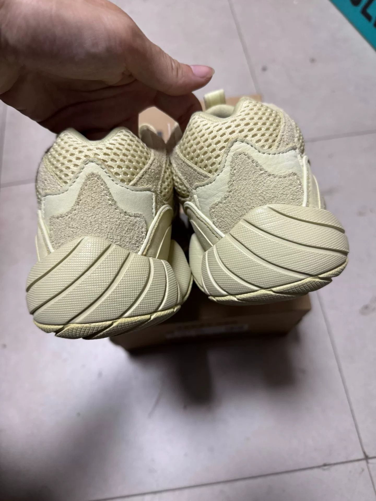 Yeezy Yeezy Yellow Lowtop Sneakers 42 Men Size US 9 / EU 42 - 6 Thumbnail