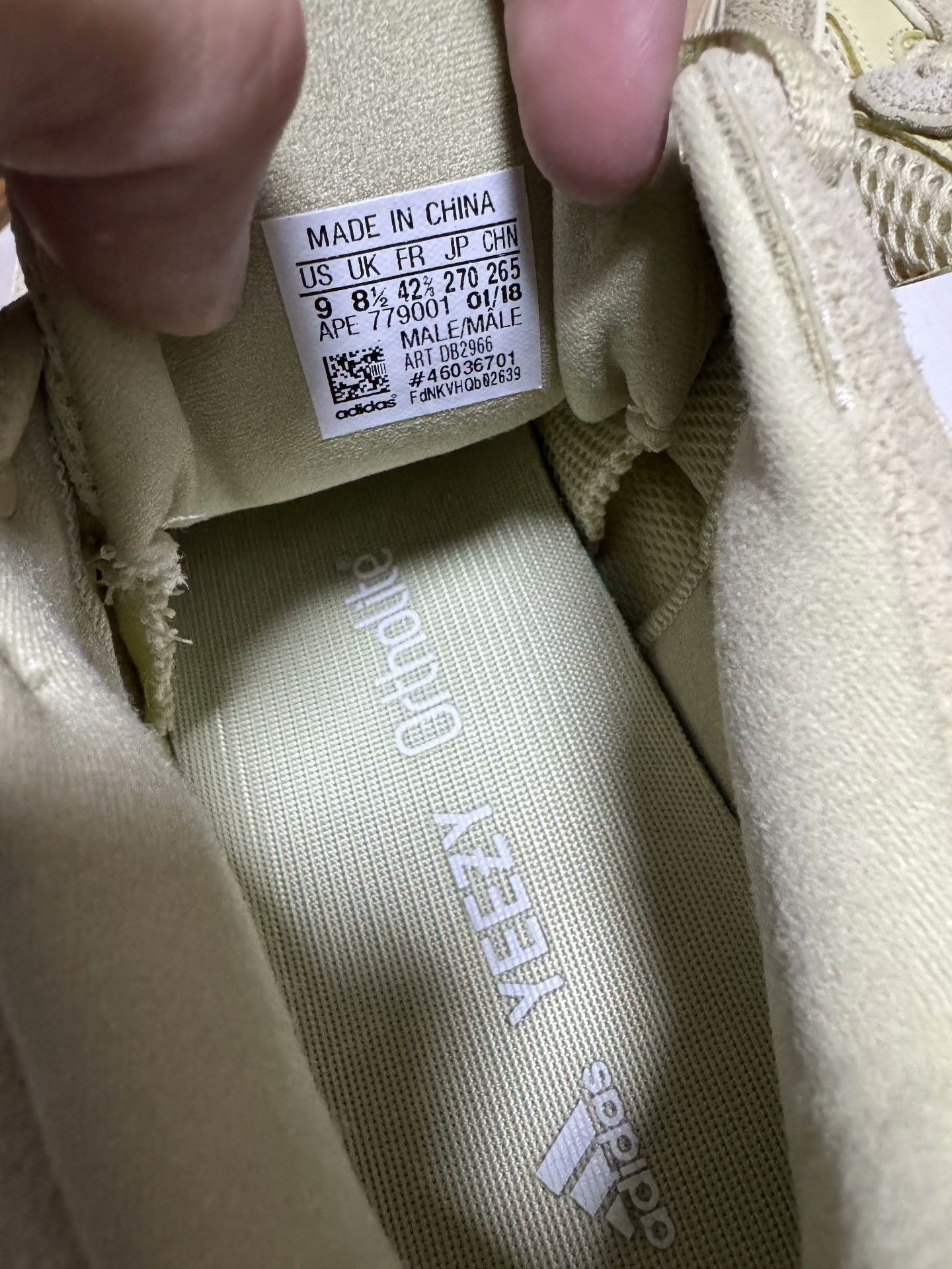 Yeezy Yeezy Yellow Lowtop Sneakers 42 Men Size US 9 / EU 42 - 3 Thumbnail