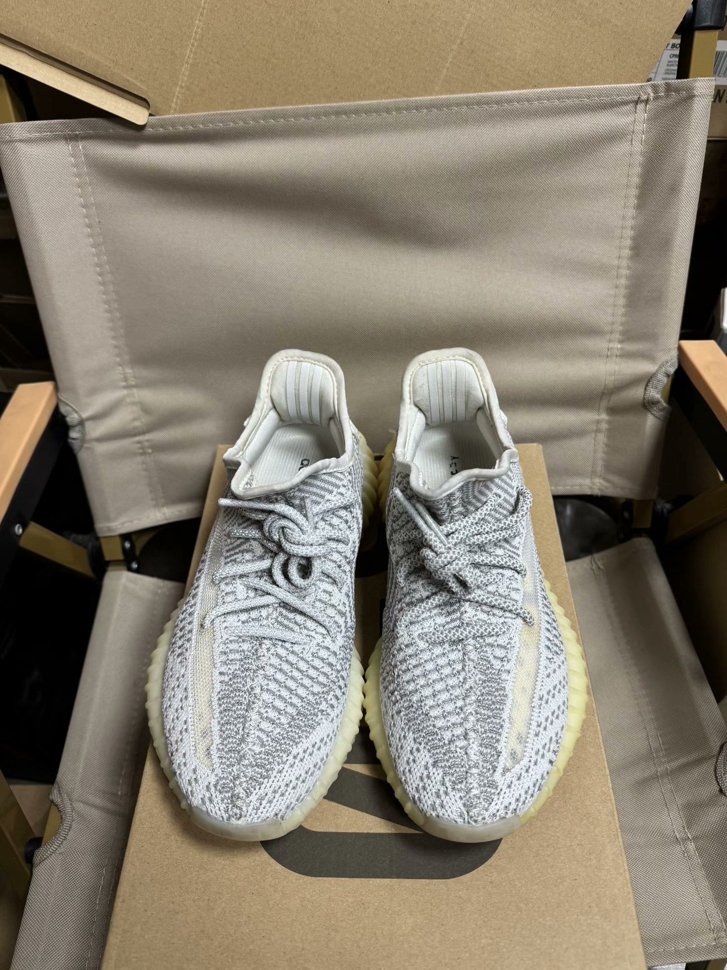 Adidas Adidas YEEZY350 White Lowtop Sneakers 38 Men Size US 6 / EU 39 - 4 Thumbnail