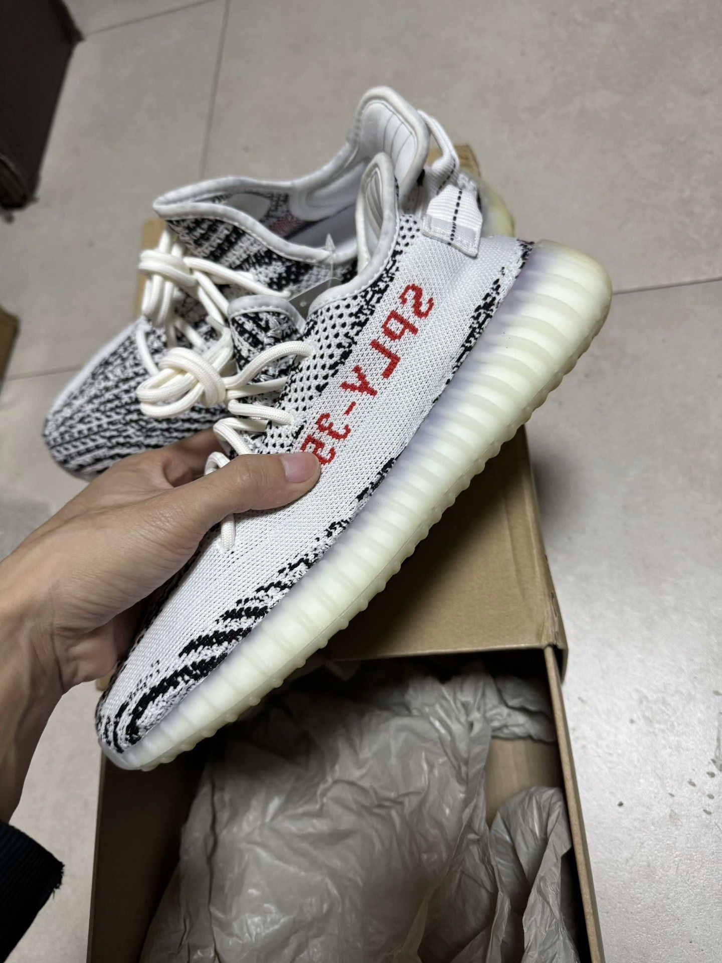 Adidas Adidas YEEZY350 White Lowtop Sneakers 41 Men Size US 8.5 / EU 41-42 - 3 Thumbnail