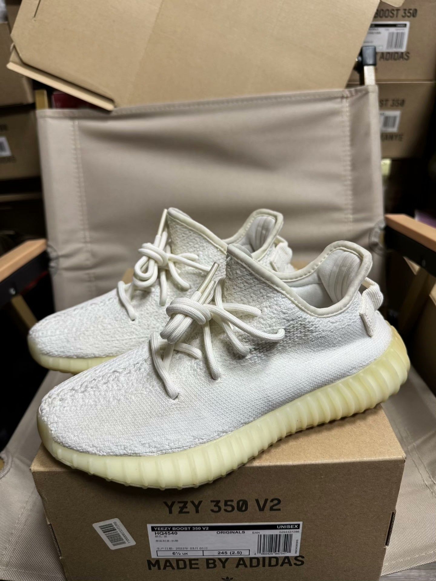 Adidas Adidas YEEZY350 White Lowtop Sneakers 36 Men Size US 5 / EU 37 - 2 Thumbnail