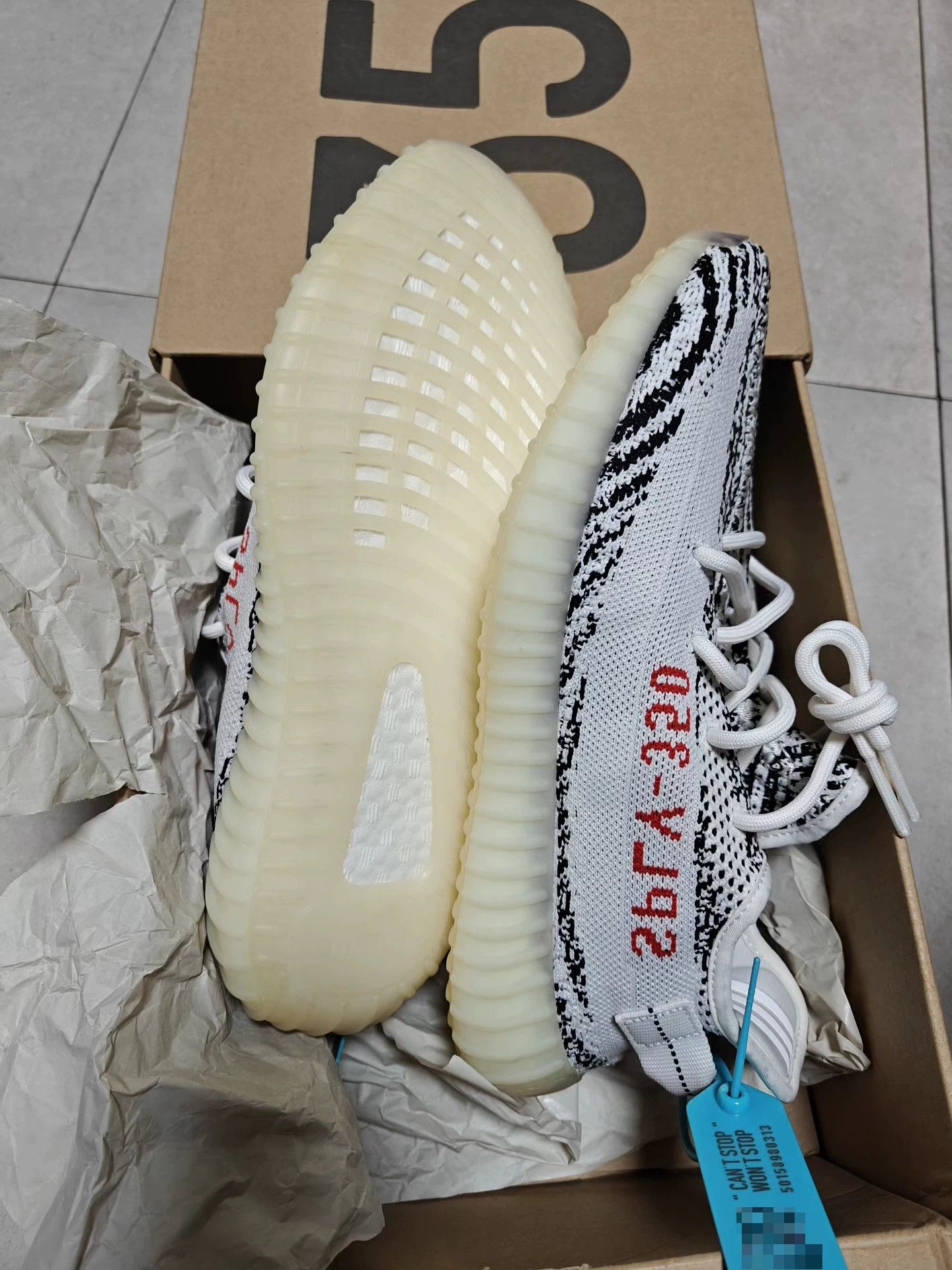 Adidas Adidas YEEZY350 White Lowtop Sneakers 42 Men Size US 9 / EU 42 - 8 Thumbnail