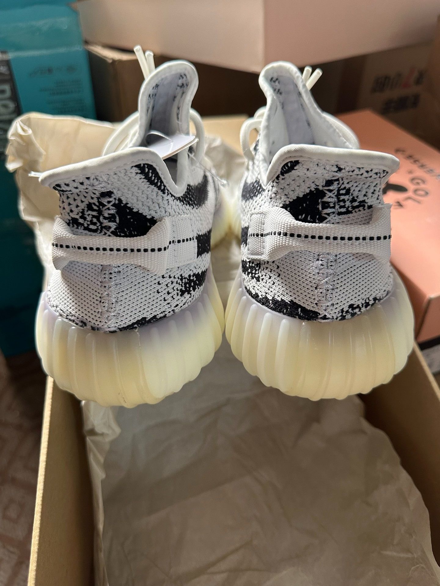 Adidas Adidas YEEZY350 White Lowtop Sneakers 42 Men Size US 9 / EU 42 - 2 Thumbnail