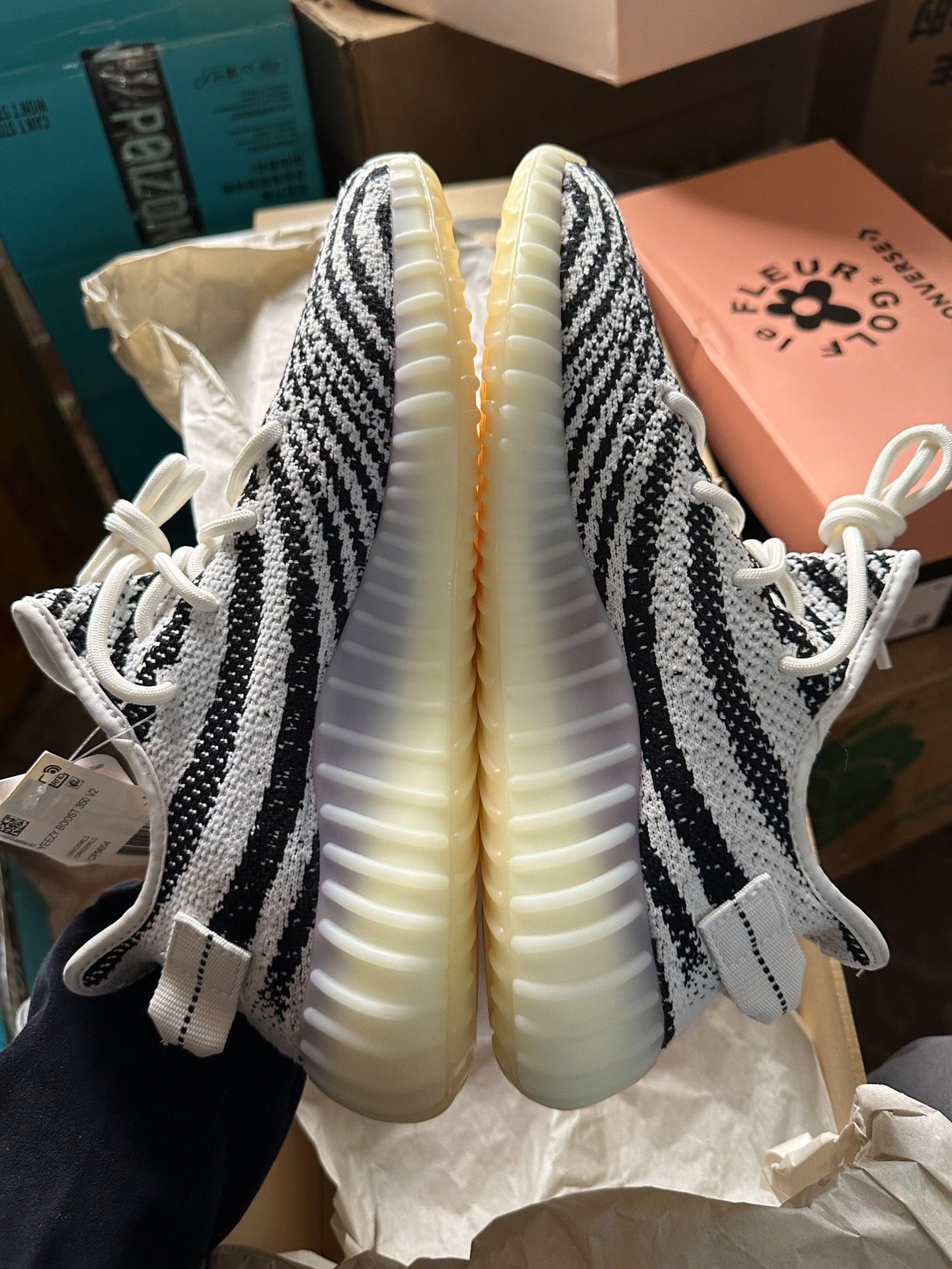 Adidas Adidas YEEZY350 White Lowtop Sneakers 42 Men Size US 9 / EU 42 - 4 Thumbnail
