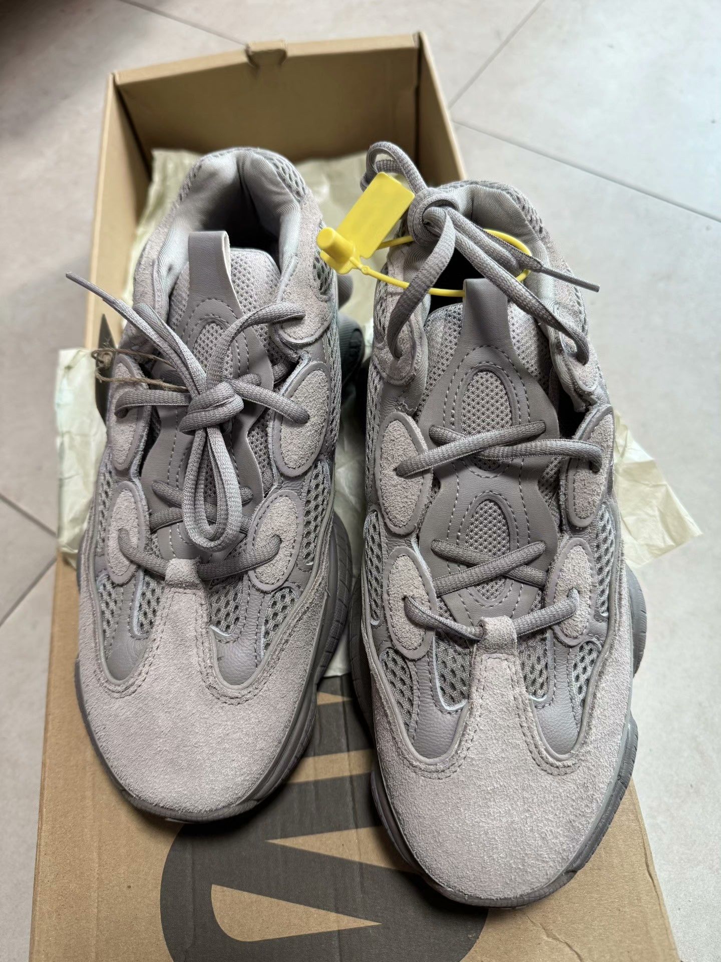 Adidas Adidas YEEZY500 Gray Lowtop Sneakers 40 Men Size US 7.5 / EU 40-41 - 2 Thumbnail