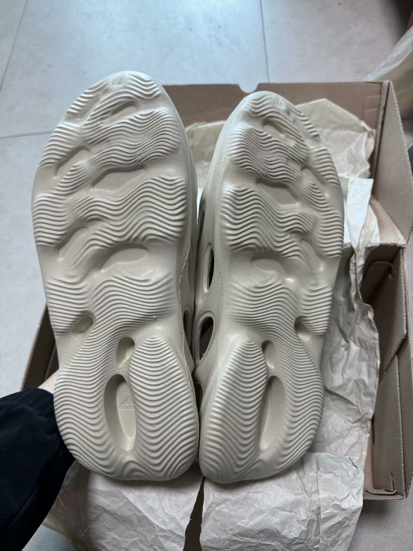 Yeezy Yeezy Running Beige Lowtop Sneakers 12 Men Size US 12 / EU 45 - 4 Thumbnail