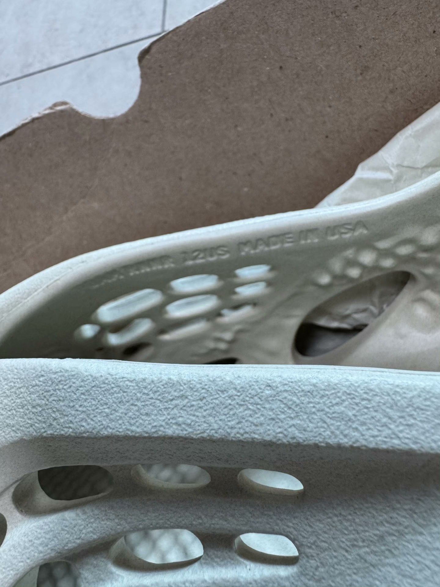 Yeezy Yeezy Running Beige Lowtop Sneakers 12 Men Size US 12 / EU 45 - 5 Thumbnail