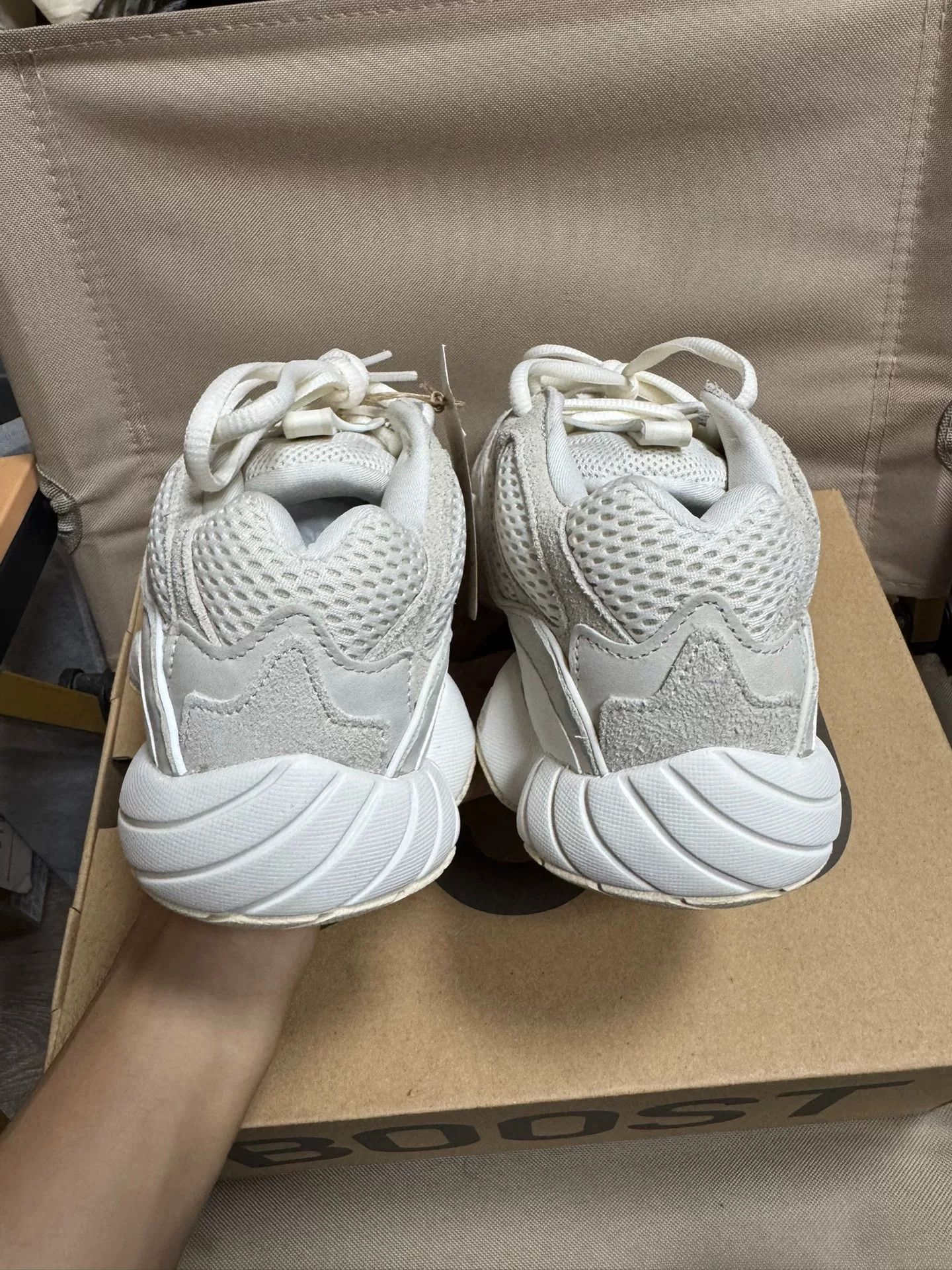 Adidas Adidas YEEZY500 White Lowtop Sneakers 39 Men Size US 6.5 / EU 39-40 - 4 Thumbnail