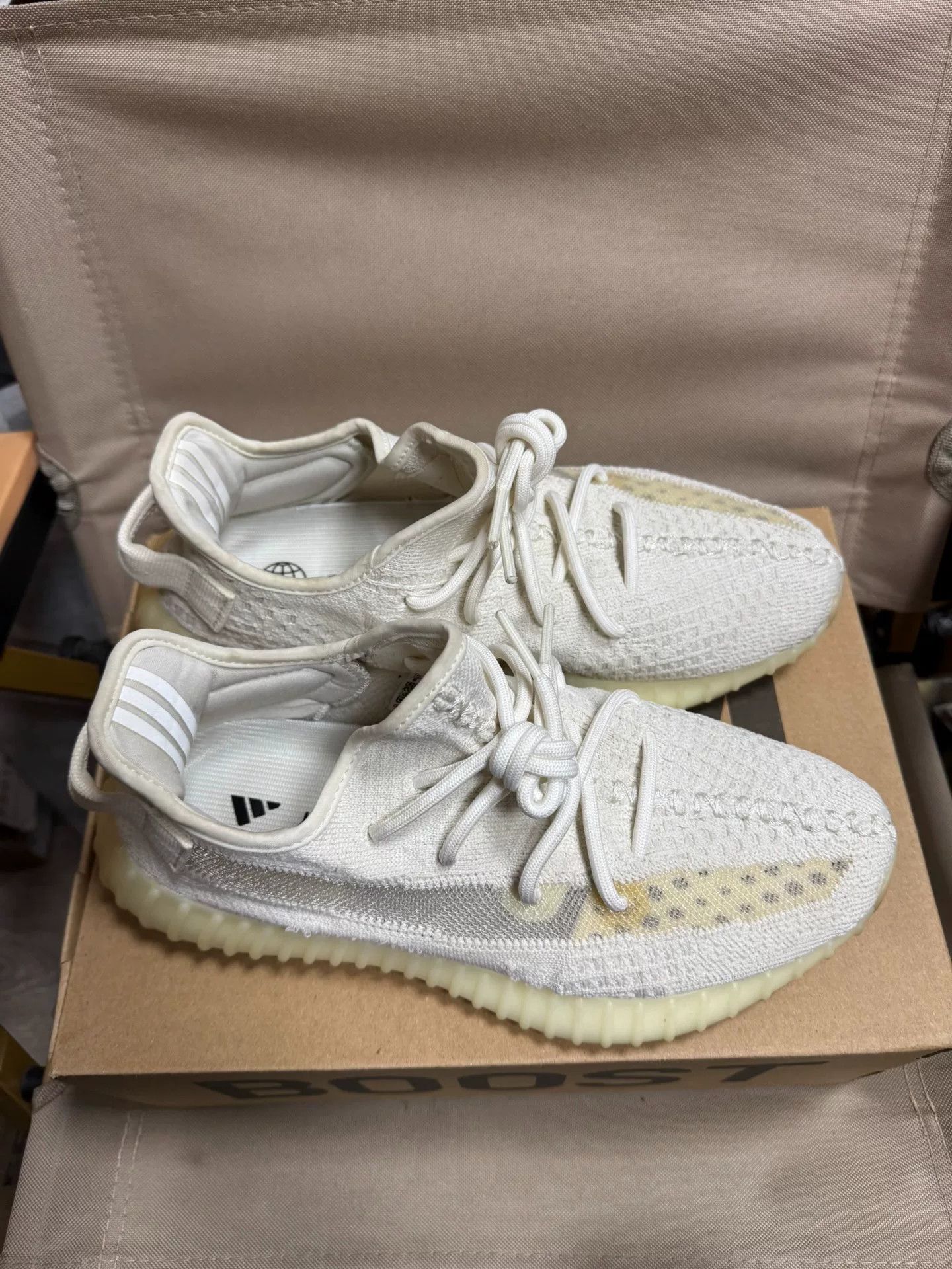 Adidas Adidas YEEZY350 White Lowtop Sneakers 35 Men Size US 5 / EU 37 - 3 Thumbnail