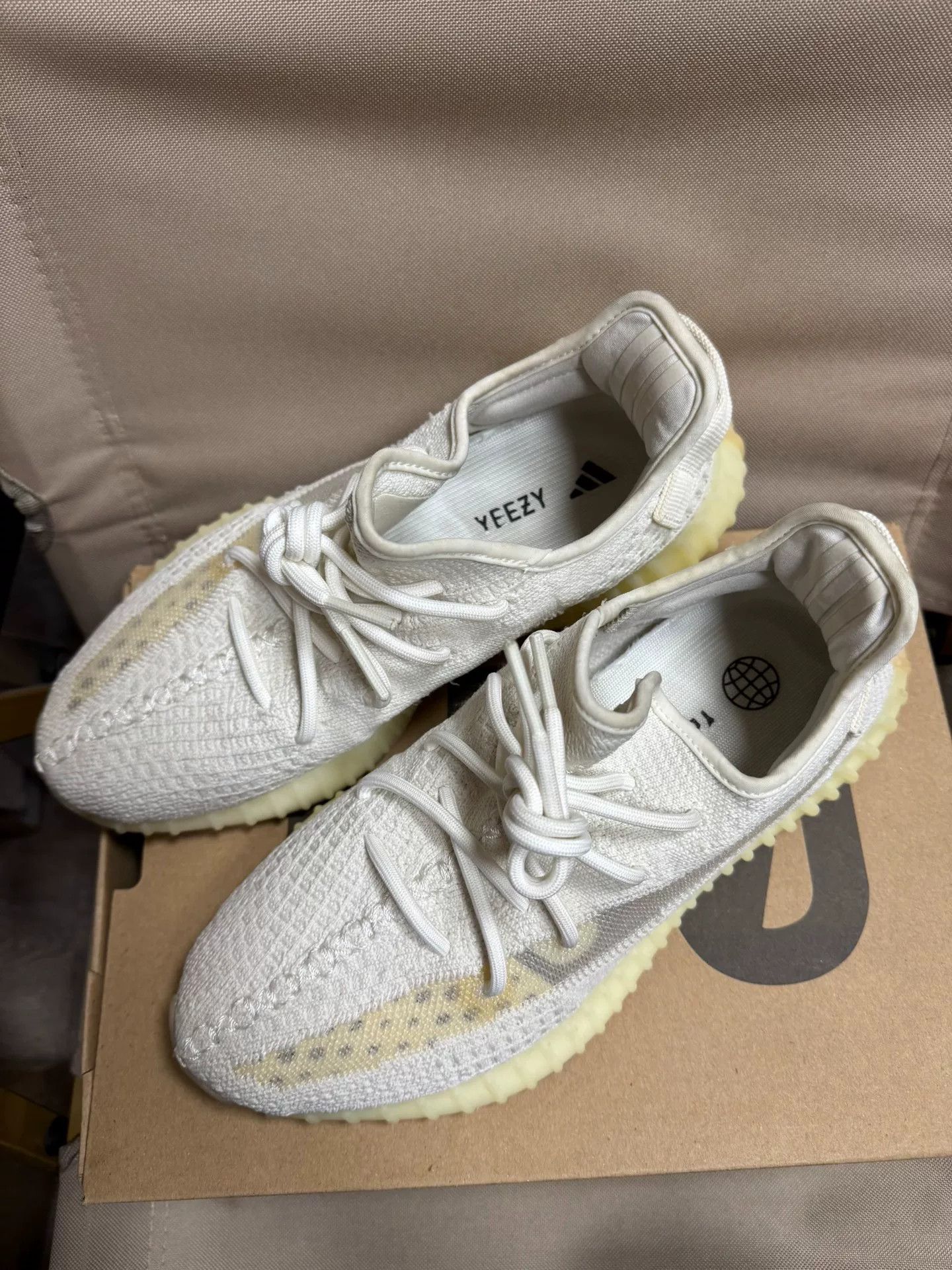 Adidas Adidas YEEZY350 White Lowtop Sneakers 35 Men Size US 5 / EU 37 - 6 Thumbnail