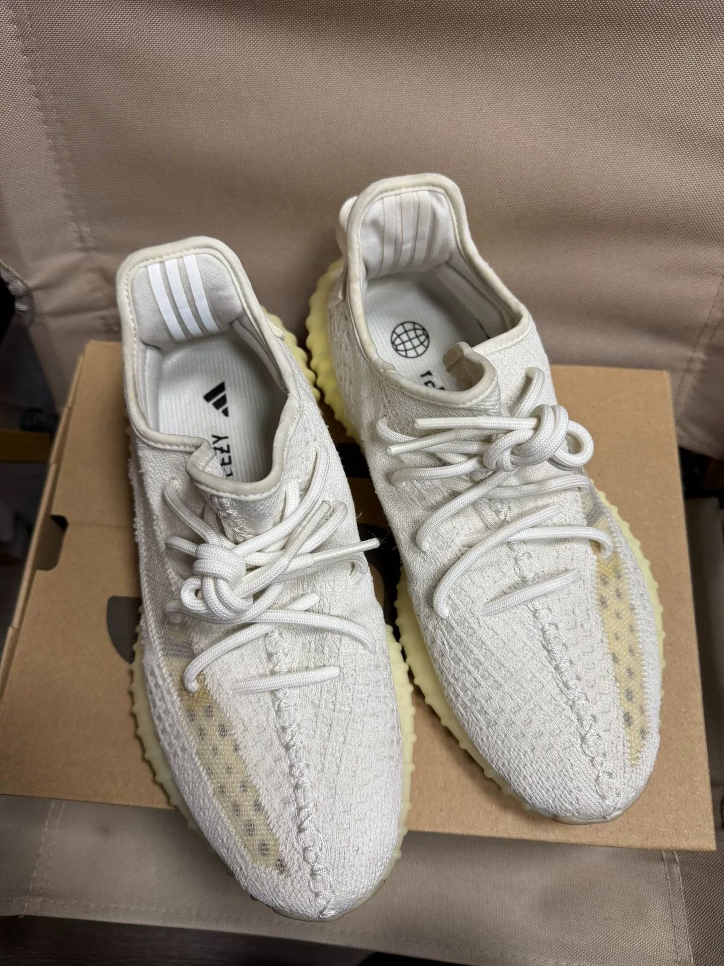 Adidas Adidas YEEZY350 White Lowtop Sneakers 35 Men Size US 5 / EU 37 - 9 Thumbnail