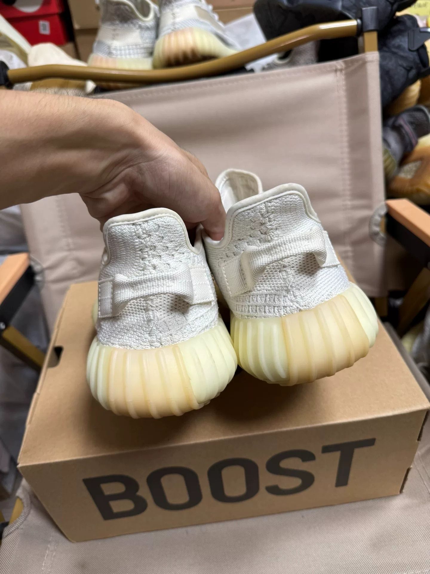 Adidas Adidas YEEZY350 White Lowtop Sneakers 35 Men Size US 5 / EU 37 - 4 Thumbnail
