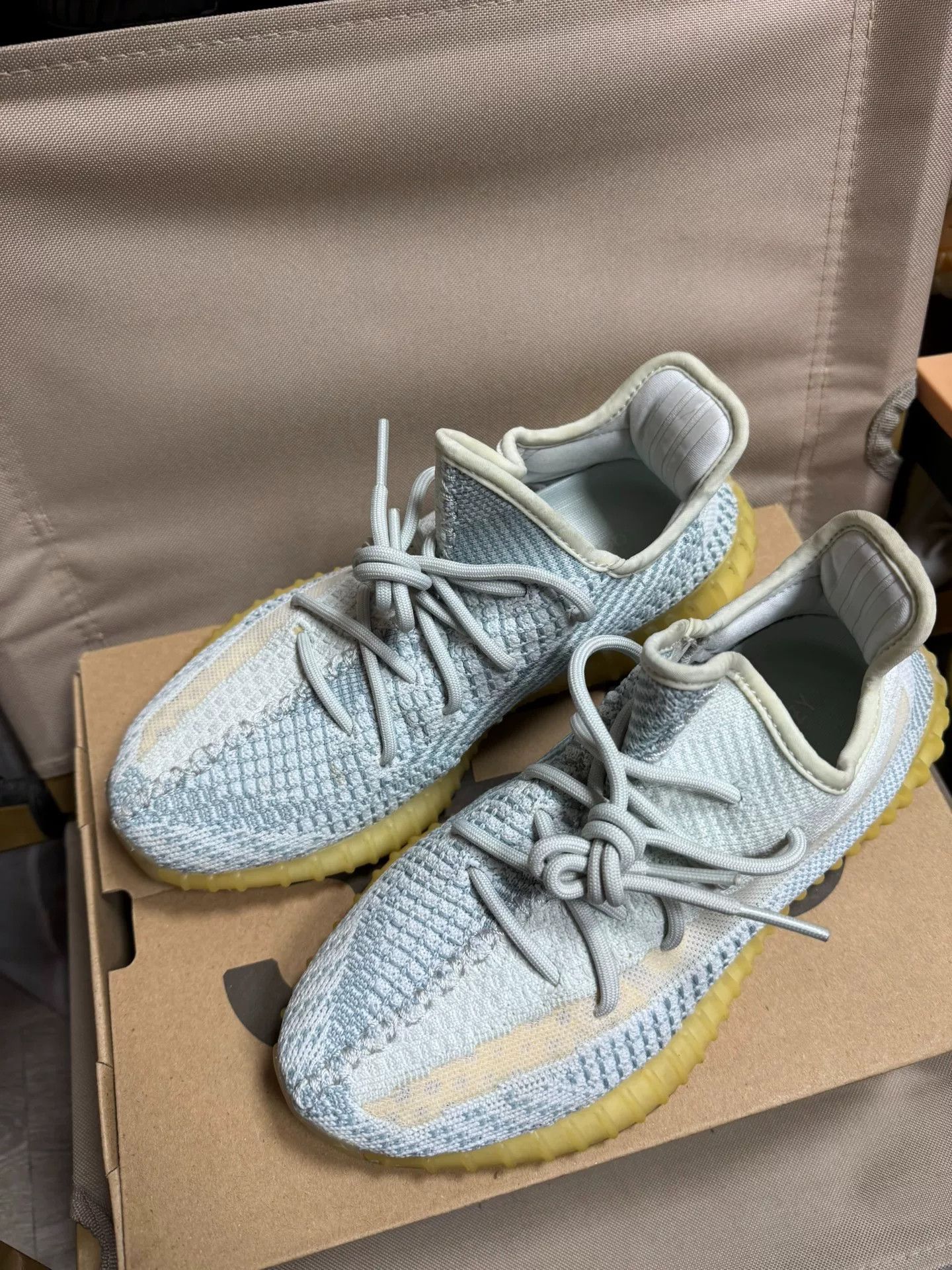 Adidas Adidas YEEZY350 White Lowtop Sneakers 40 Men Size US 7.5 / EU 40-41 - 2 Thumbnail