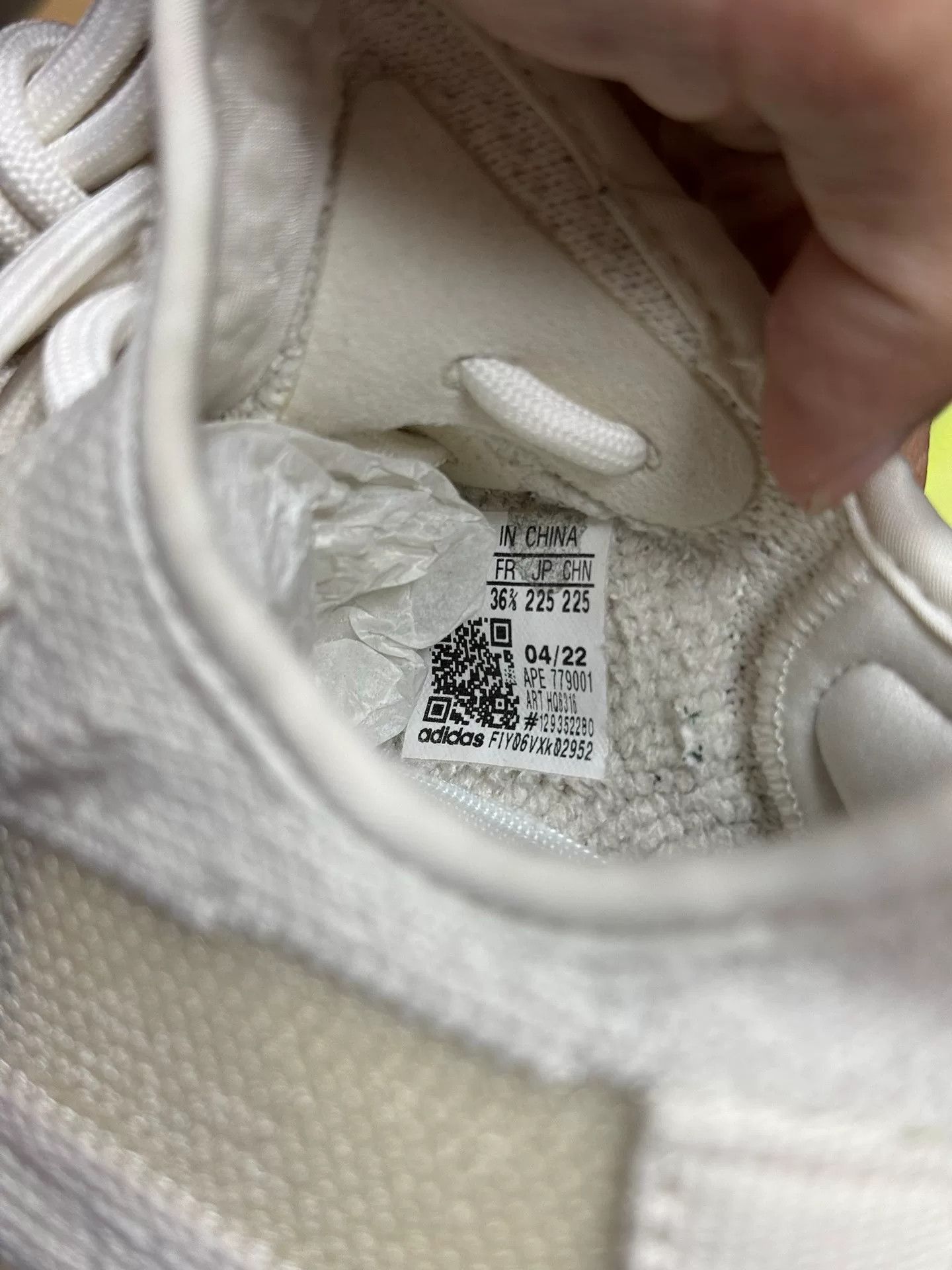 Adidas Adidas YEEZY350 White Lowtop Sneakers 35 Men Size US 5 / EU 37 - 4 Thumbnail